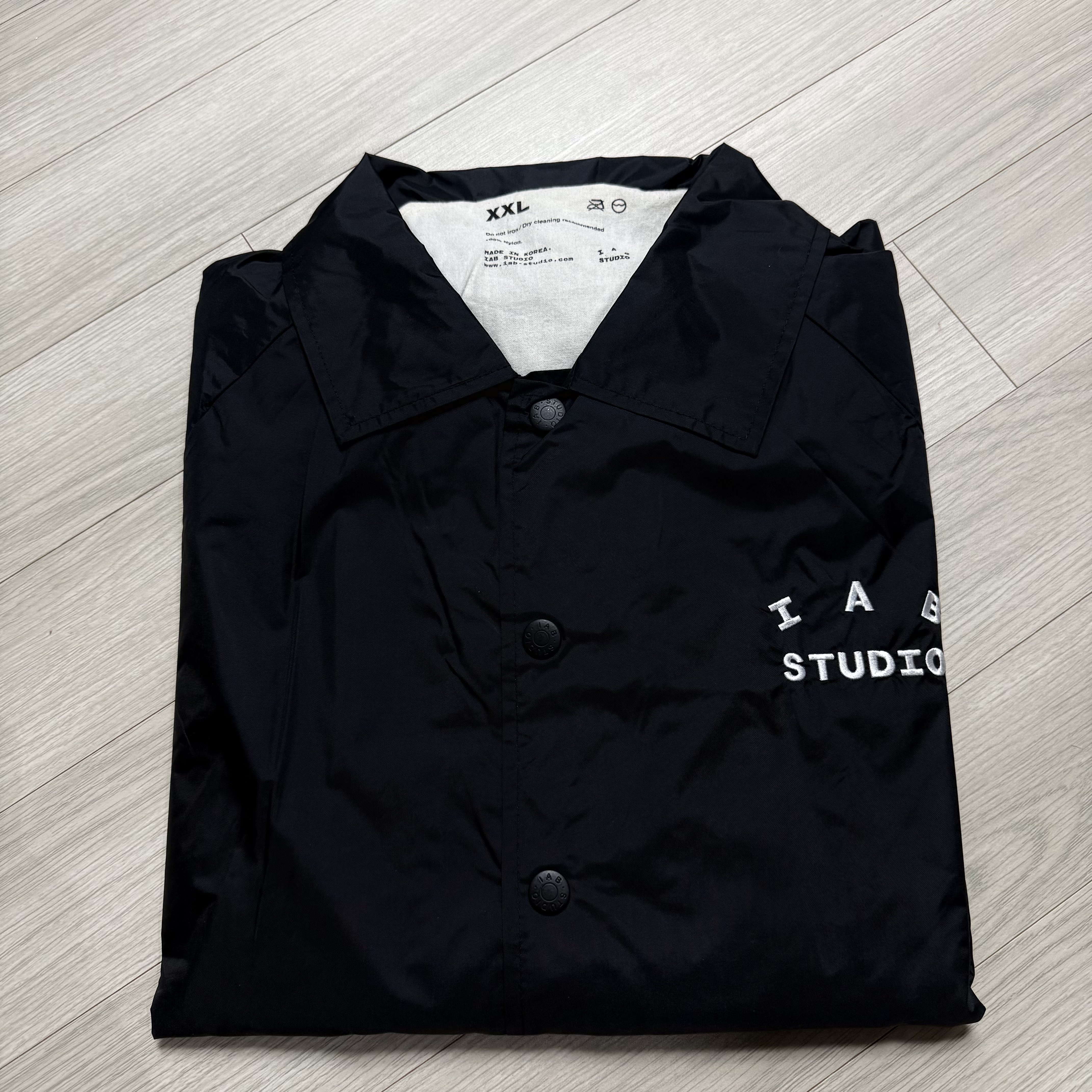 IAB Studio Coach Jacket Black 착용 스타일 - 8