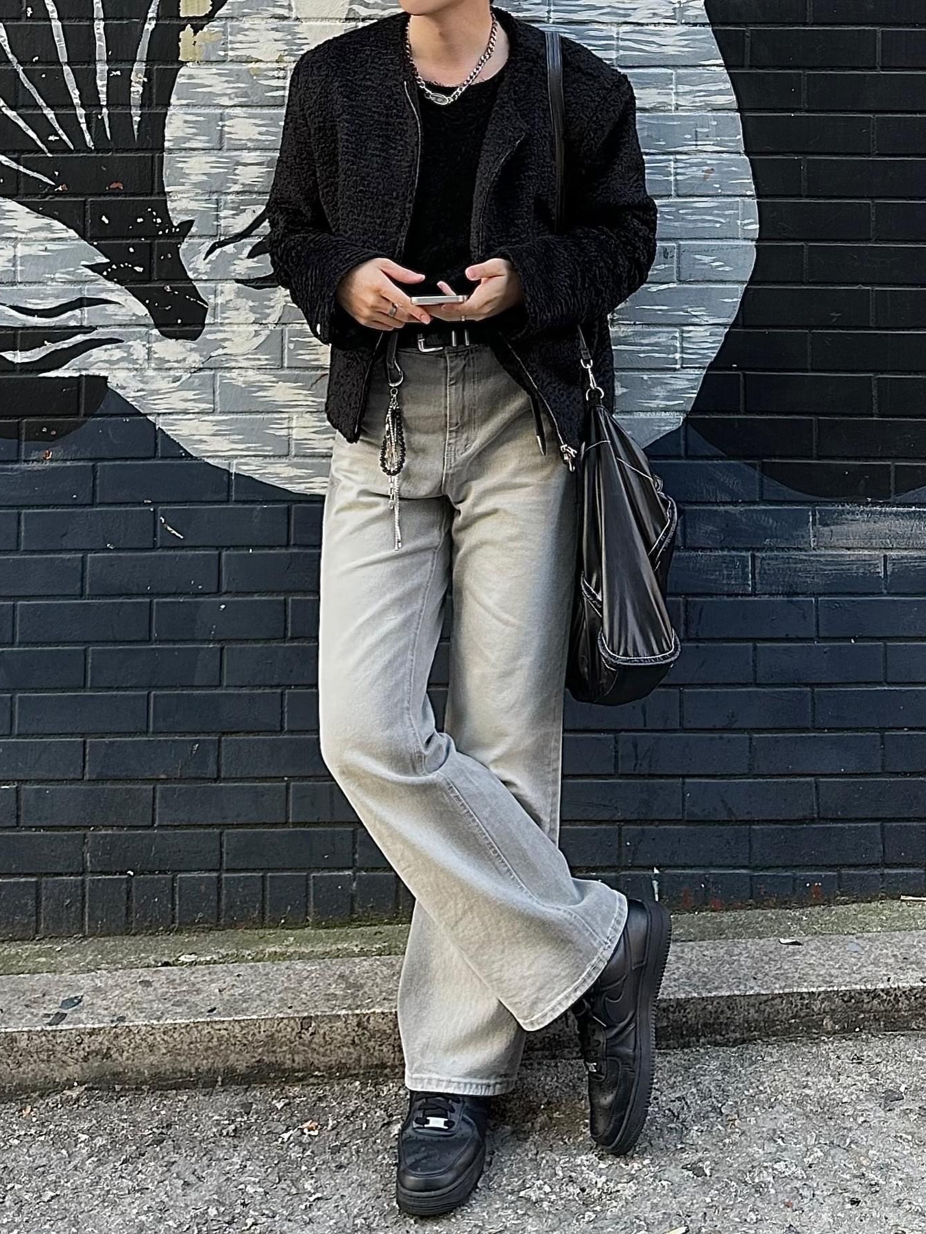 Matin Kim Big Coating Tote Bag Black, Nike Air Force 1 '07 Low Triple Black 착용 스타일 - 5