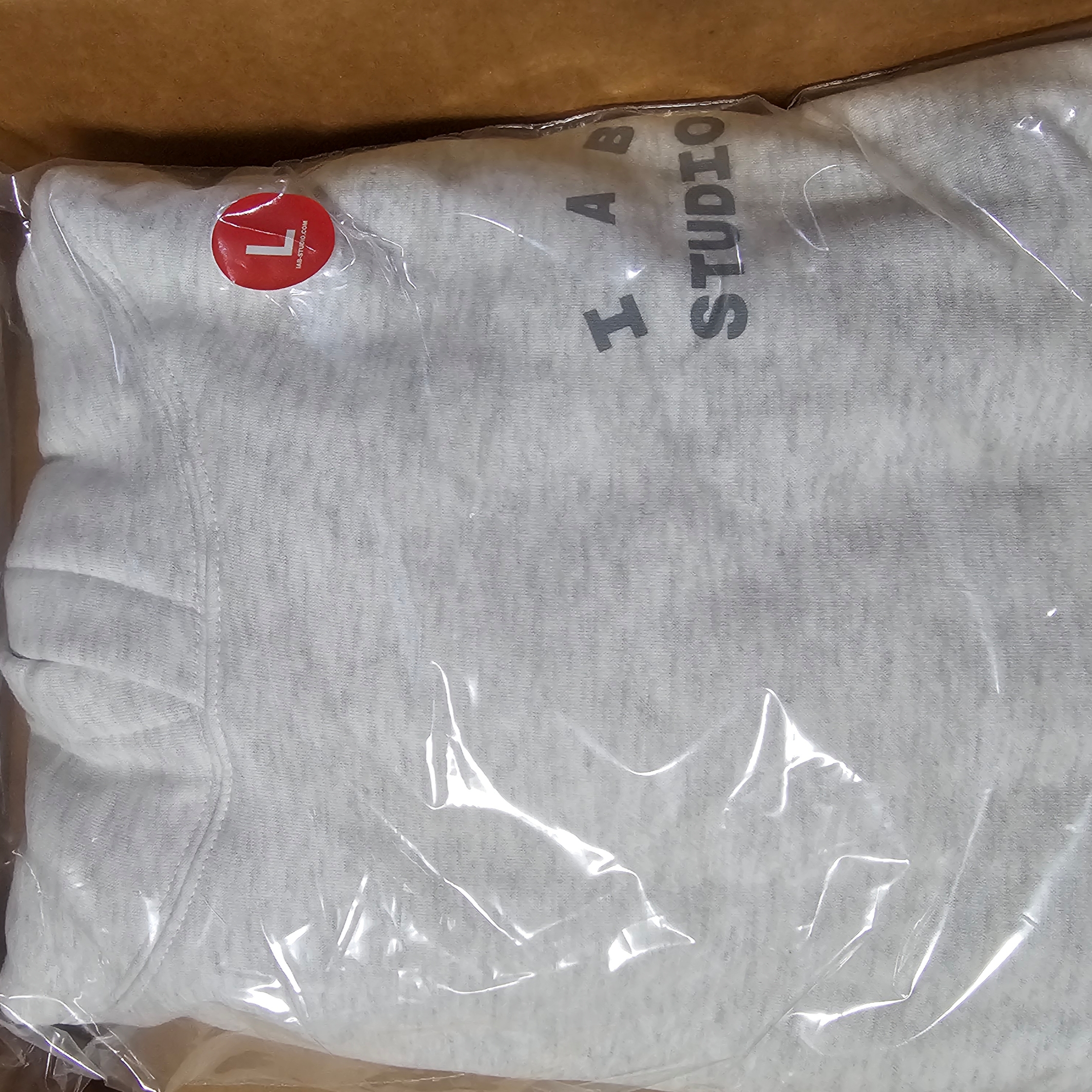 IAB Studio T-Shirt White Sky Blue, IAB Studio Hoodie Light Gray 착용 스타일 - 2