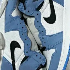 (GS) Jordan 1 Retro High OG University Blue 착용 스타일
