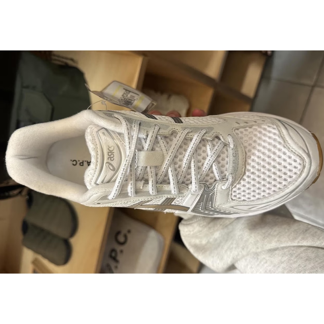Asics Gel-Kayano 14 Cream Black, (W) Asics Gel-Kayano 14 White Midnight 착용 스타일 - 2