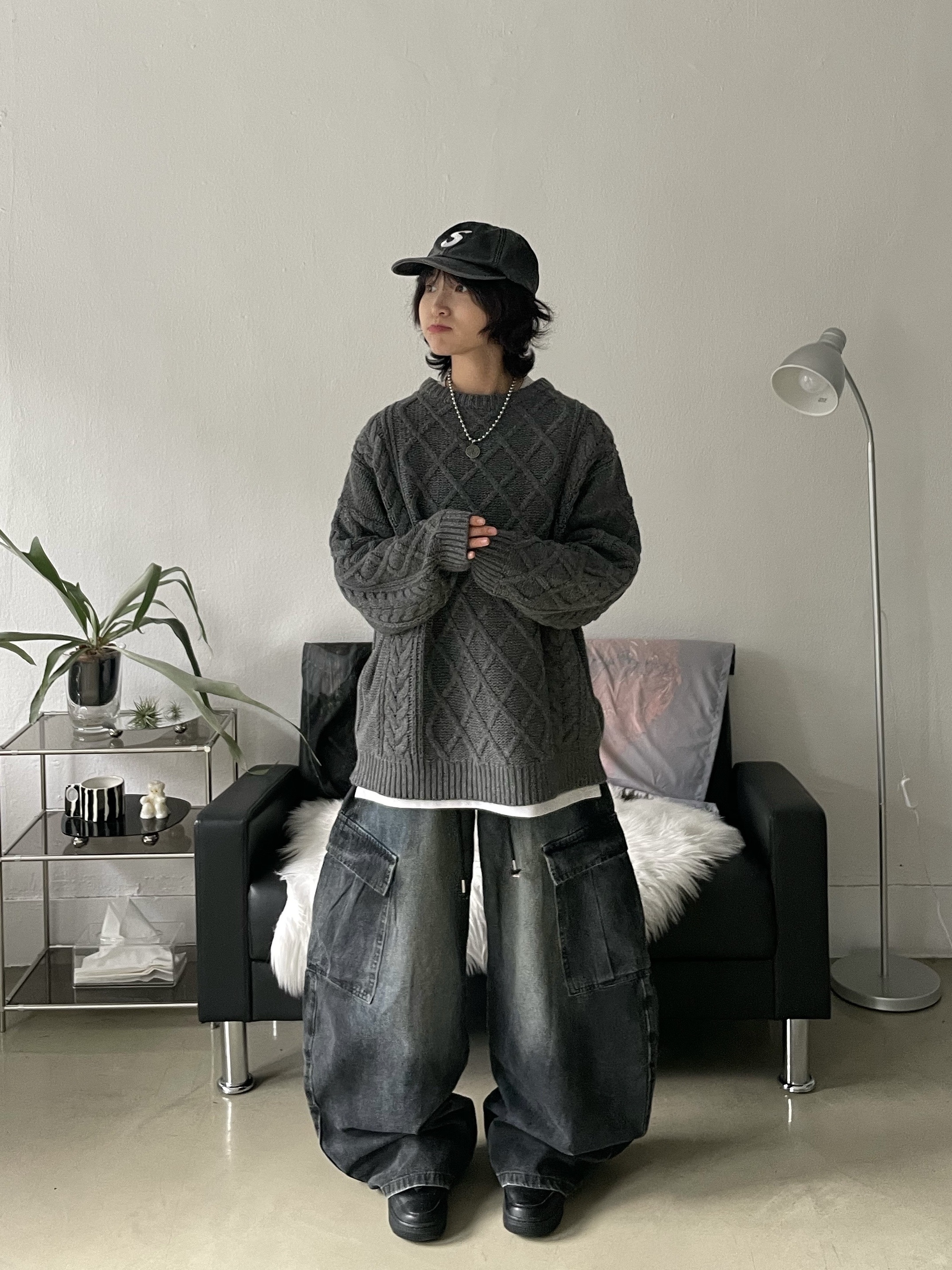 (W) Nike Air Force 1 '07 Low Triple Black 착용 스타일 - 3