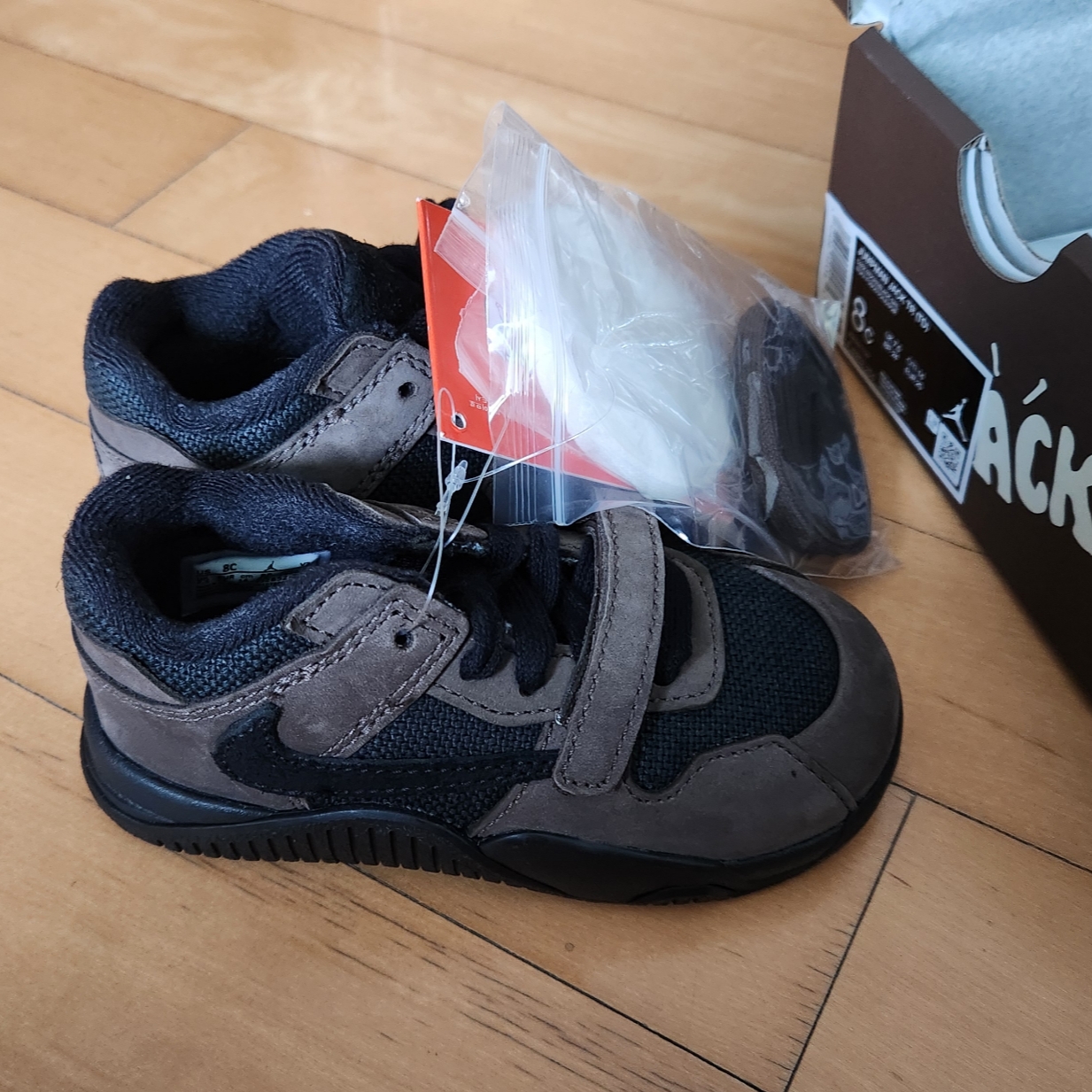(TD) Jordan x Travis Scott Jumpman Jack TR Black and Dark Mocha 착용 스타일