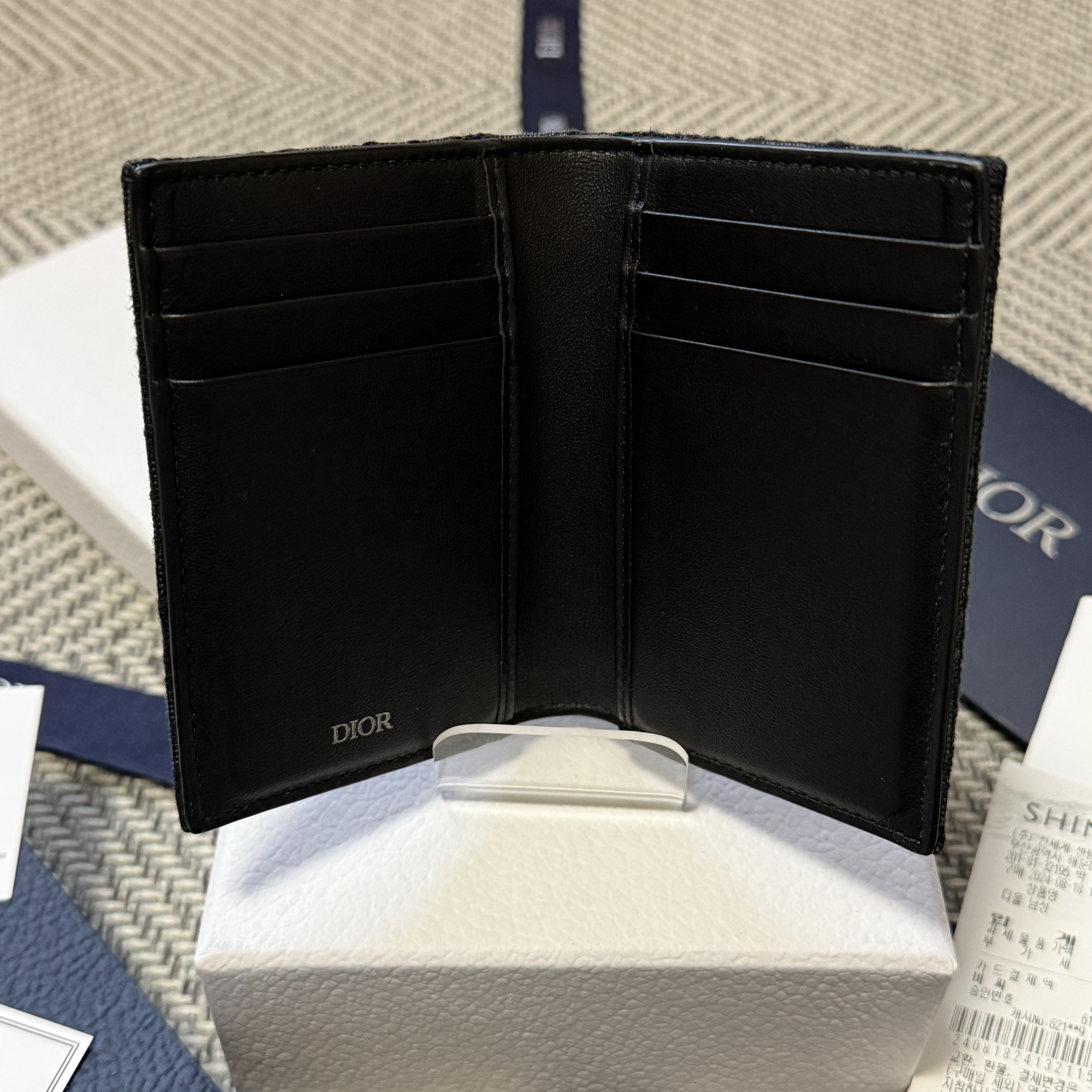 Dior Bi-Fold Card Holder Black Dior Oblique Jacquard 착용 스타일 - 6