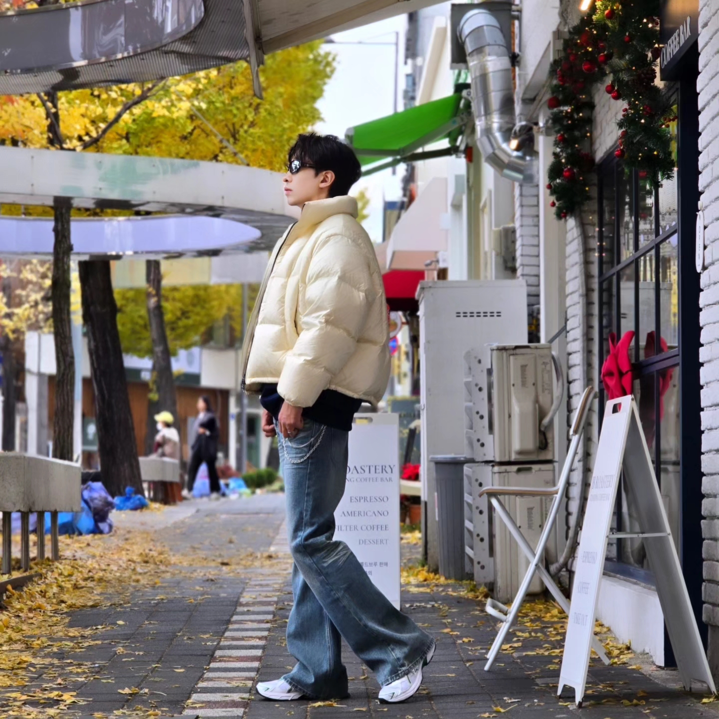Adidas Track Jacket Night Indigo Mesa - KR Sizing, Asics Gel-1130 White Pure Silver - Folder Exclusive 착용 스타일 - 1