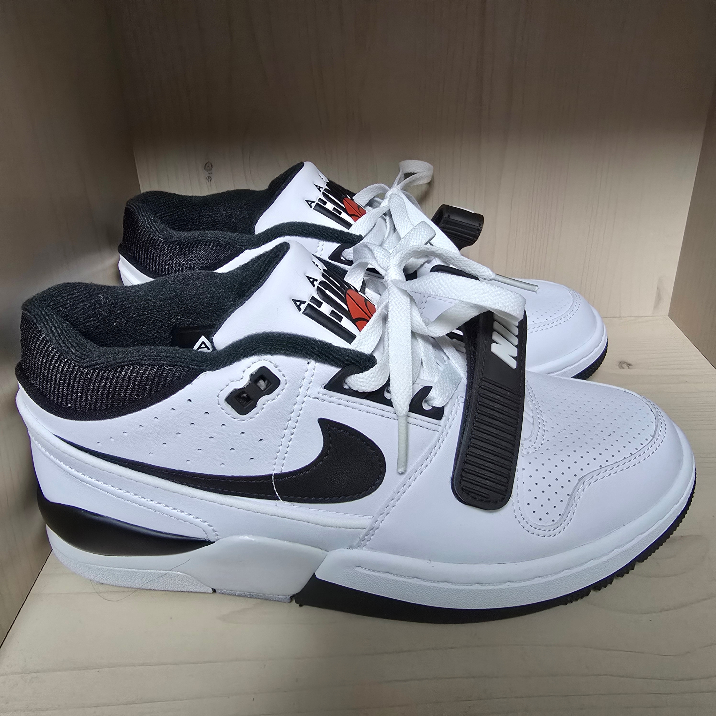 Nike x Billie Eilish Air Alpha Force 88 Black and White 착용 스타일 - 2