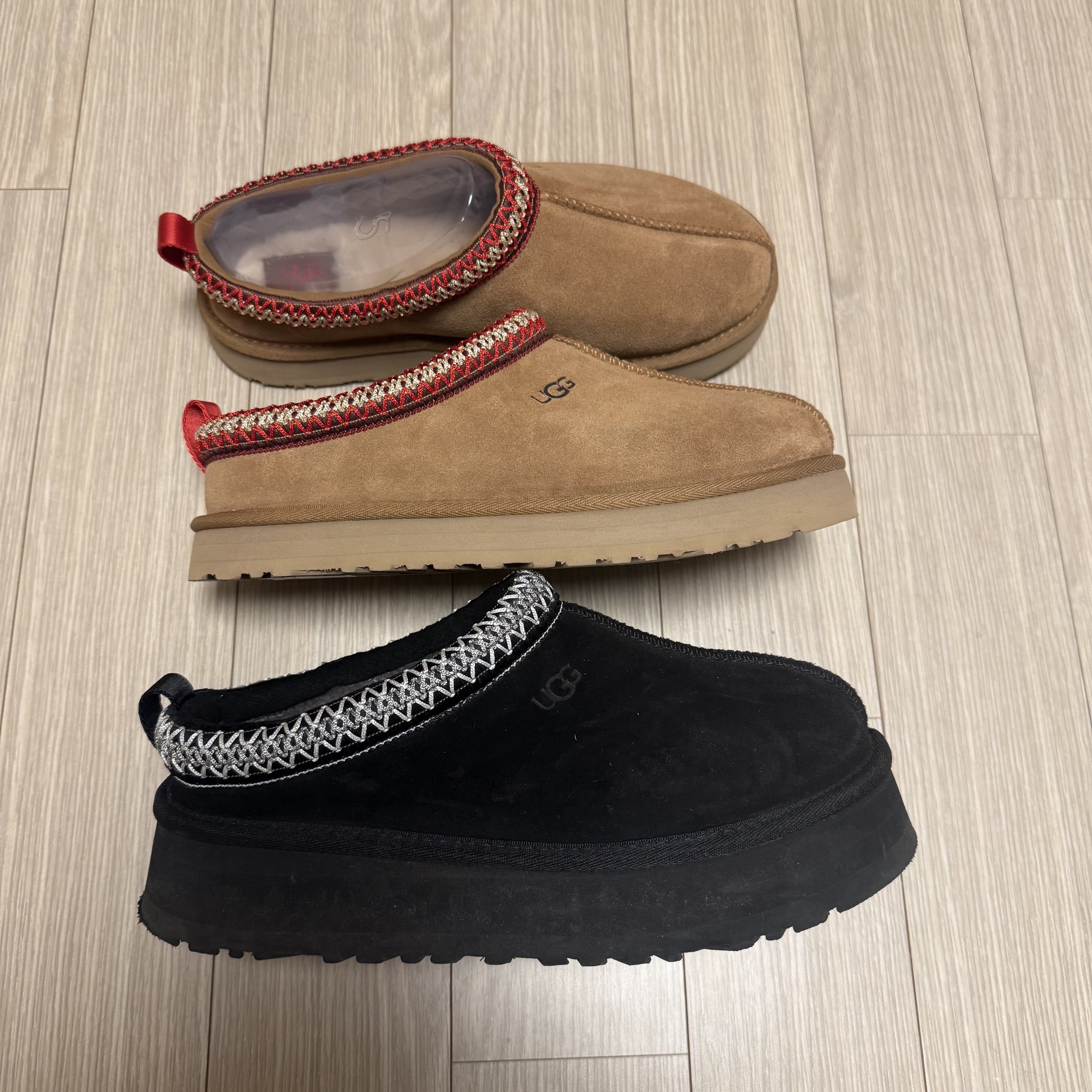 (Kids) UGG Tazz Slipper Chestnut, (W) UGG Tazz Slipper Black 착용 스타일 - 4