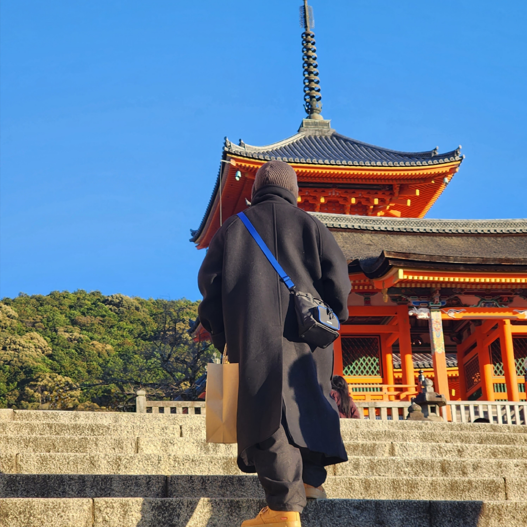 Undermycar Legion.02 Balmacaan Oversized Wool Coat Black, Nike x Supreme Air Force 1 Low Flax 착용 스타일