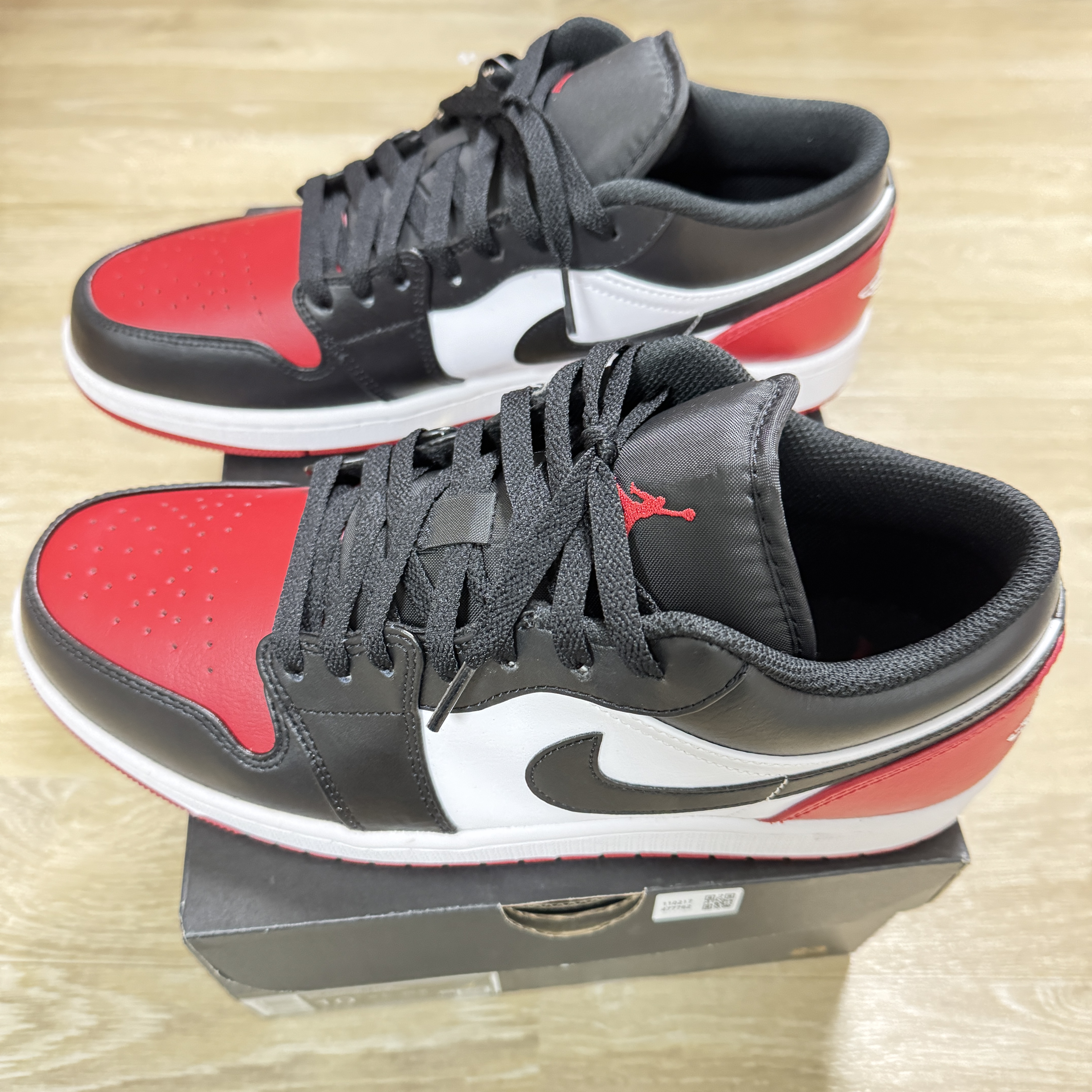 Jordan 1 Low White Varsity Red 착용 스타일 - 1