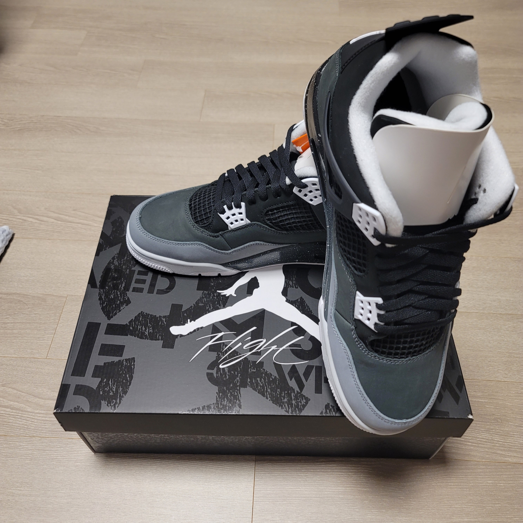 Jordan 4 Retro Fear 2024 착용 스타일 - 6