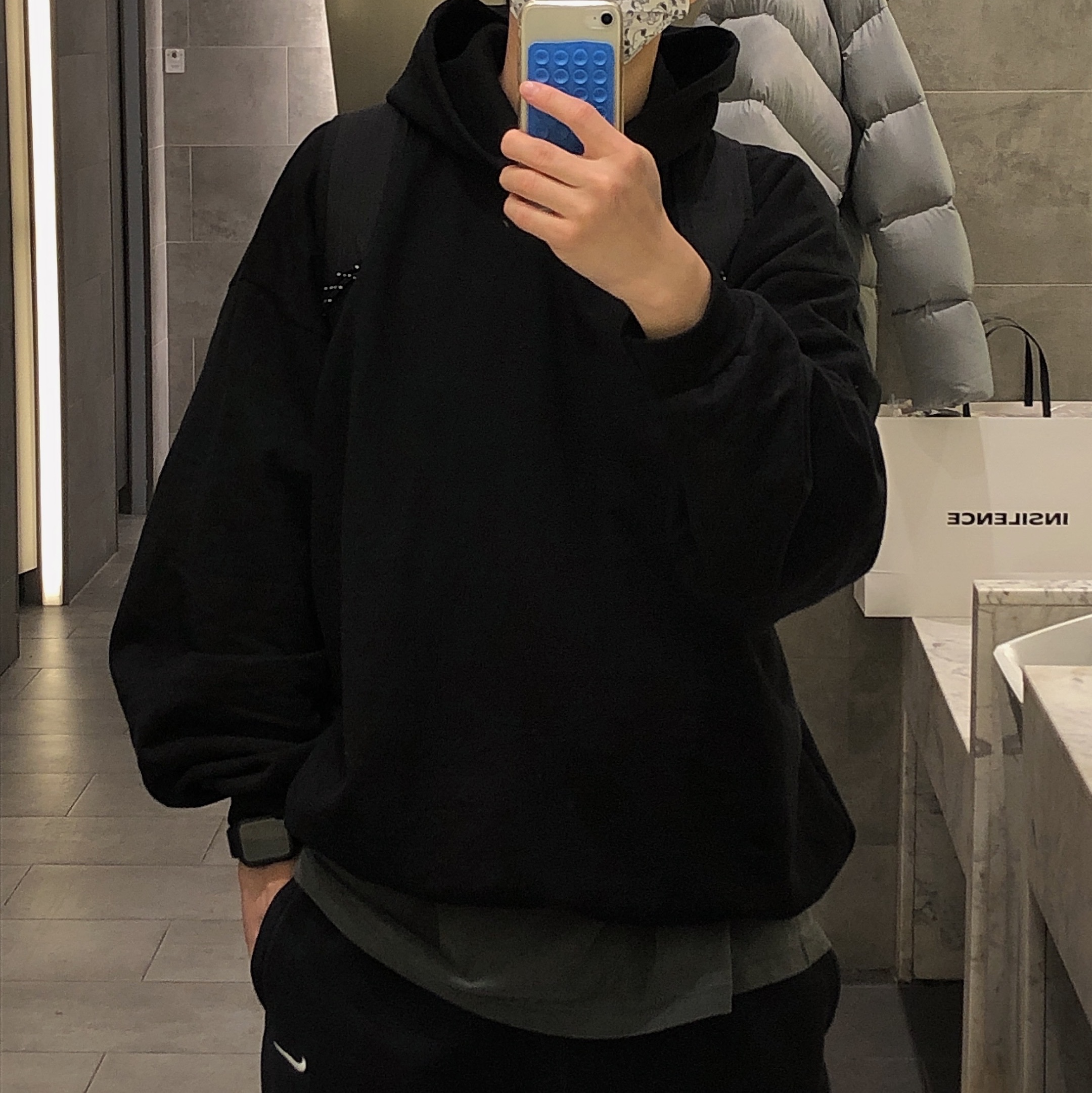 Yeezy YZY Hoodie Black, BORN TO WIN B Symbol Logo Ball Cap Black 착용 스타일