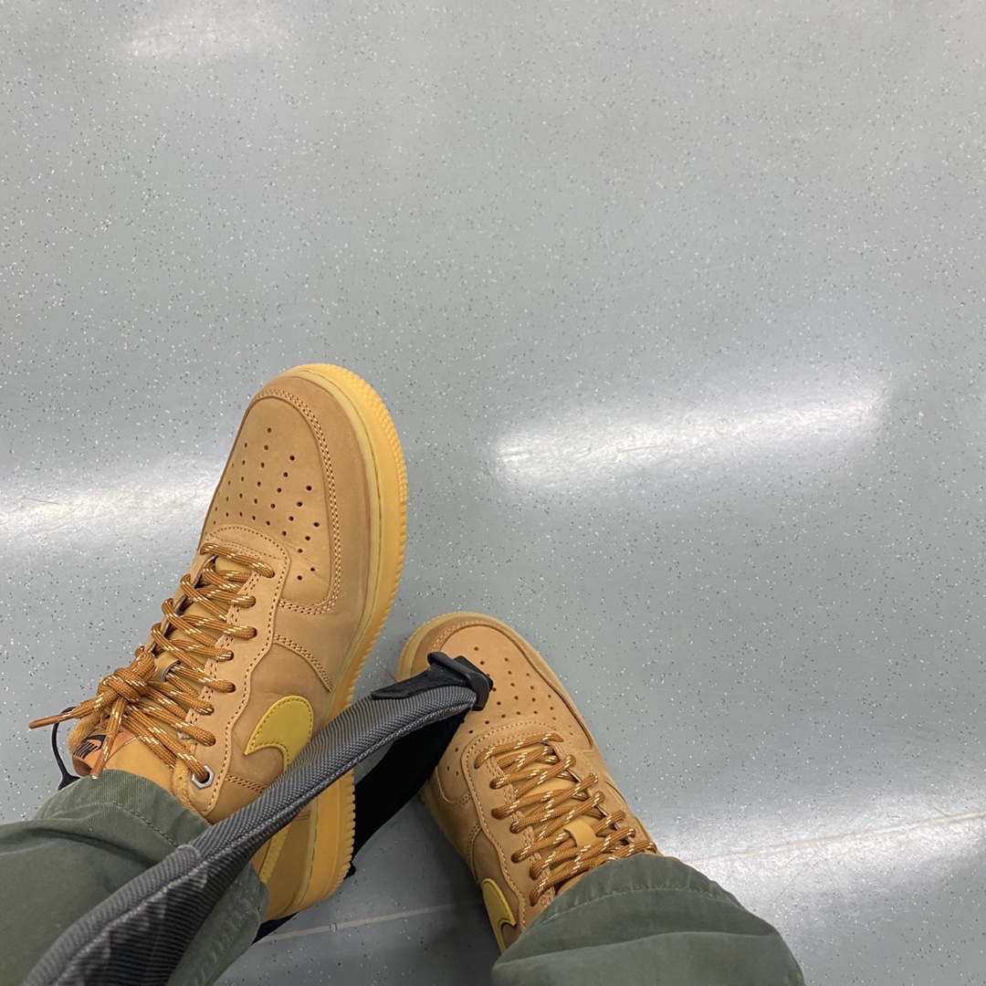 Nike Air Force 1 '07 WB Flax 착용 스타일