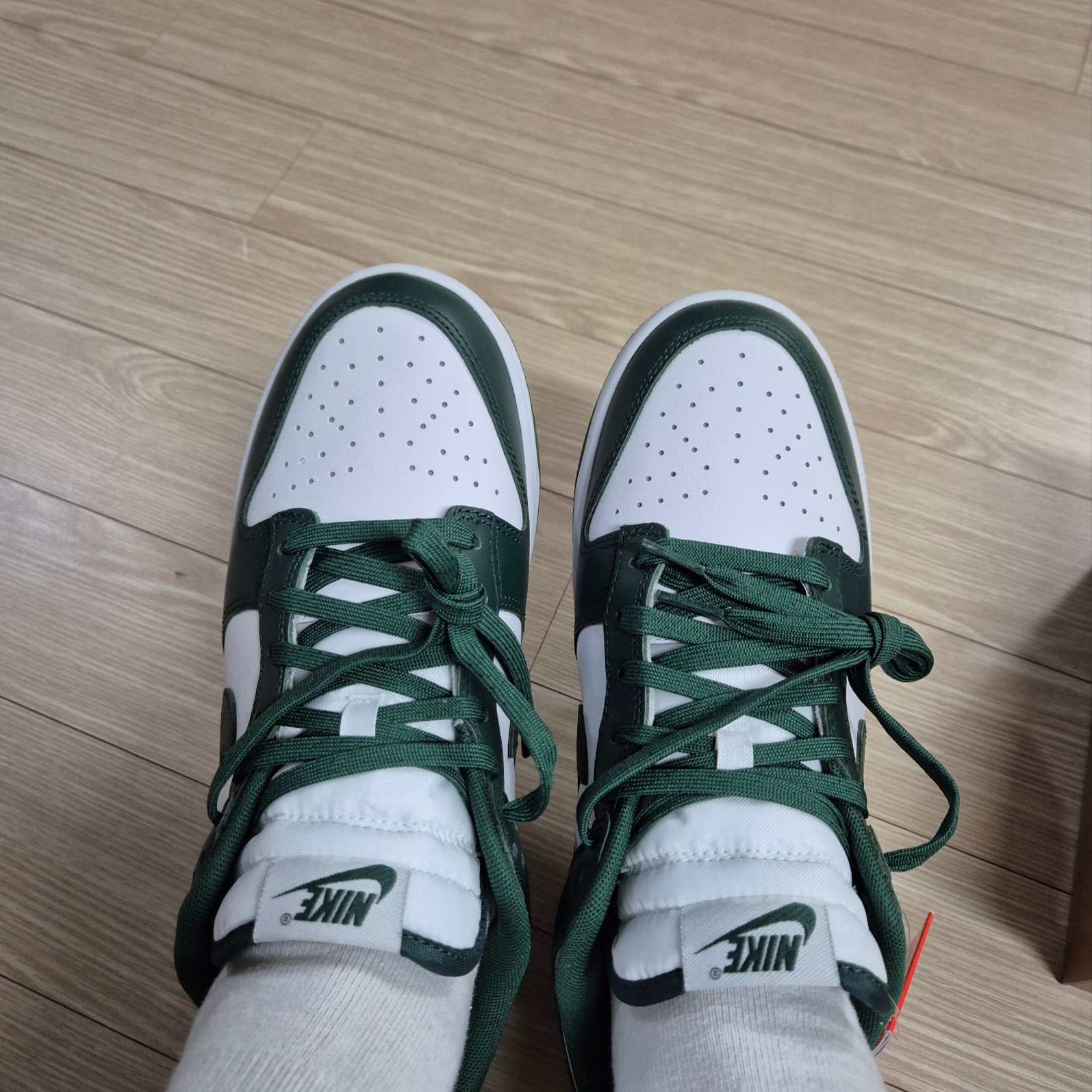 Nike Dunk Low Retro Varsity Green 착용 스타일