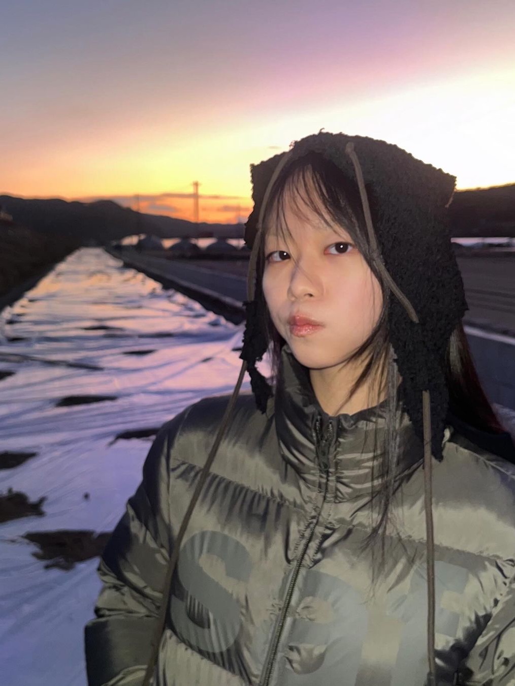 [KREAM 단독] Safarispot Women 1/2 Basic Safari Down Jacket Black, [KREAM 단독] Safarispot 1/2 Basic Safari Down Jacket Khaki 착용 스타일