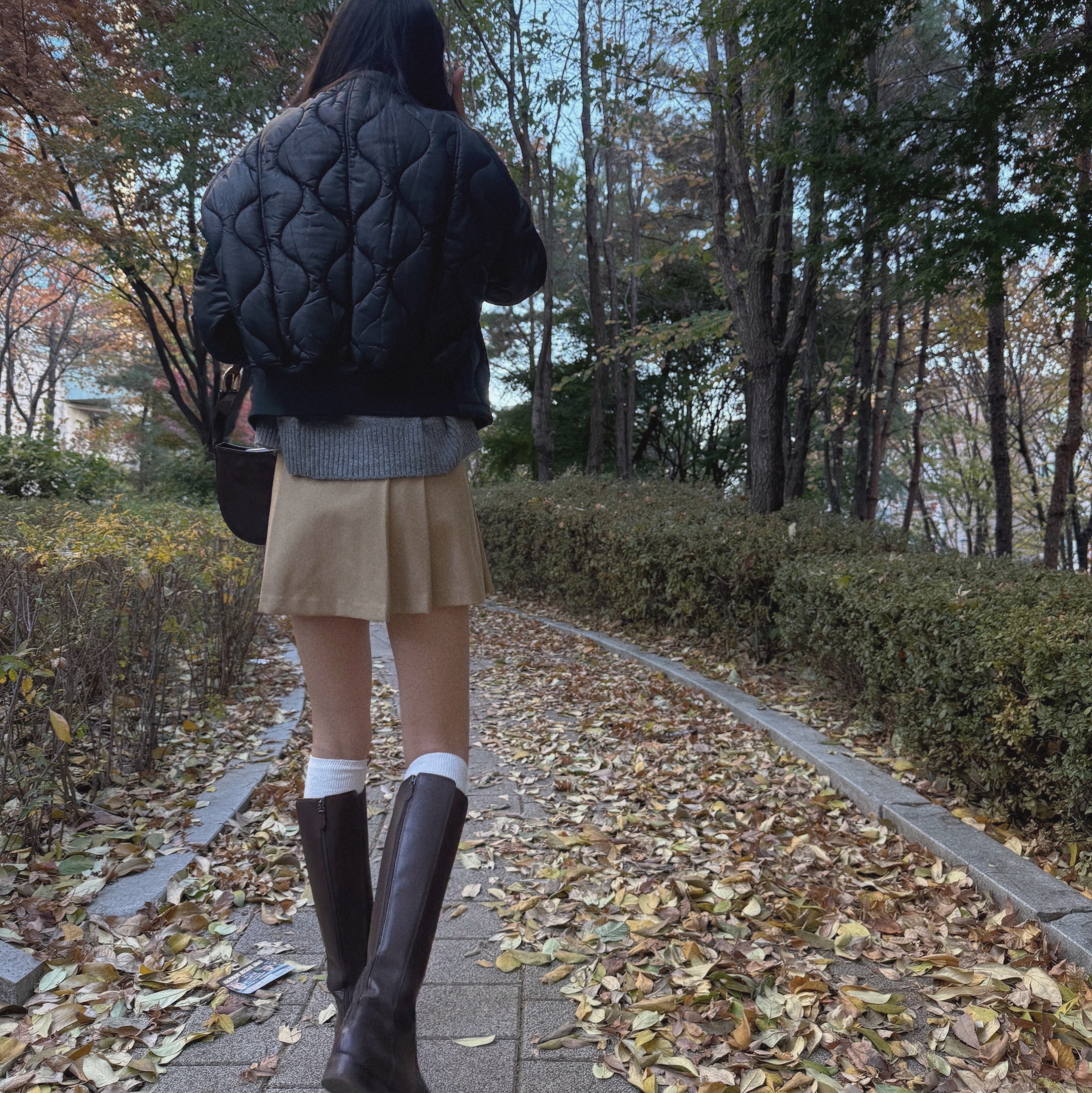 Camper Women Milah Long Boots Black 착용 스타일 - 3