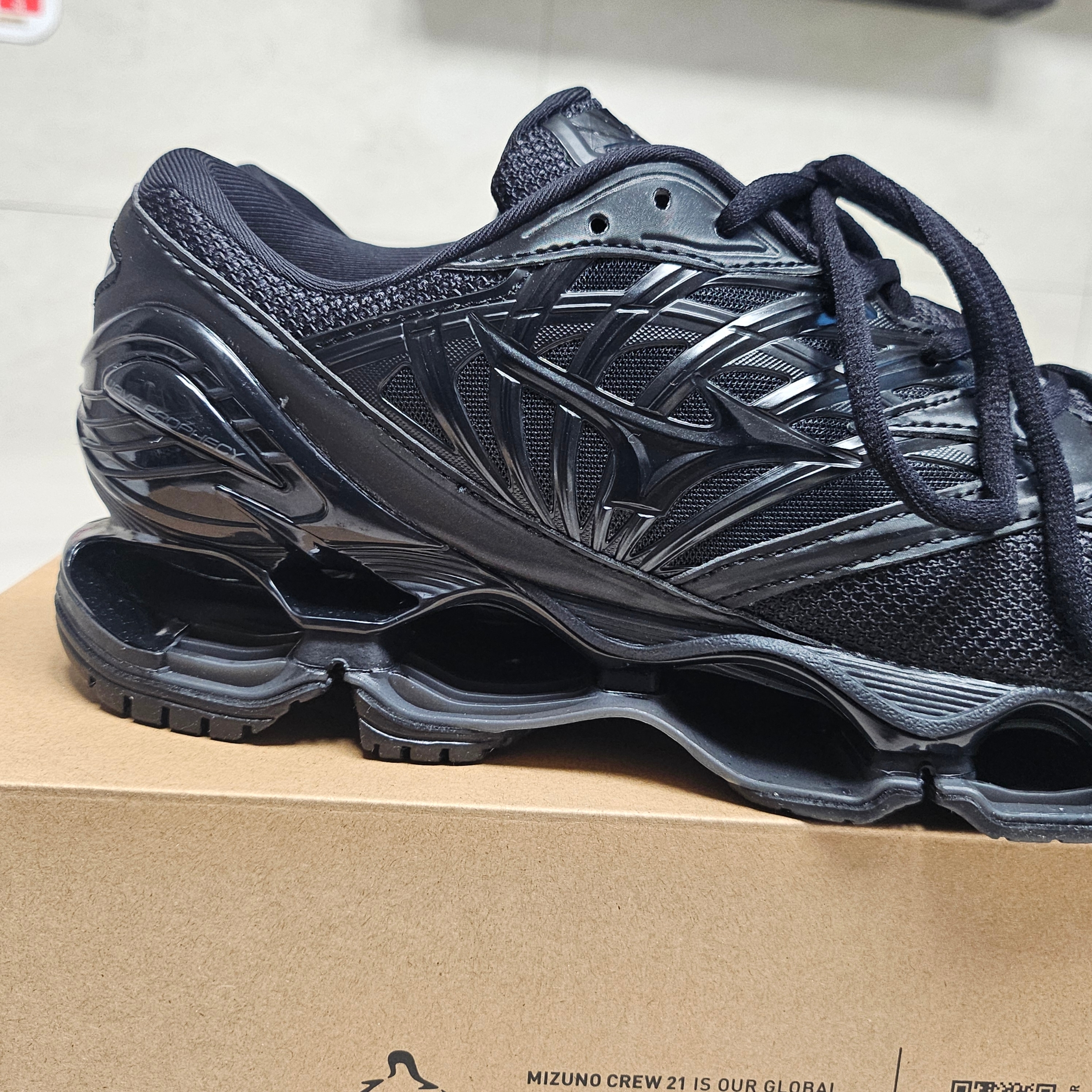 Mizuno Wave Prophecy LS Black 착용 스타일 - 2