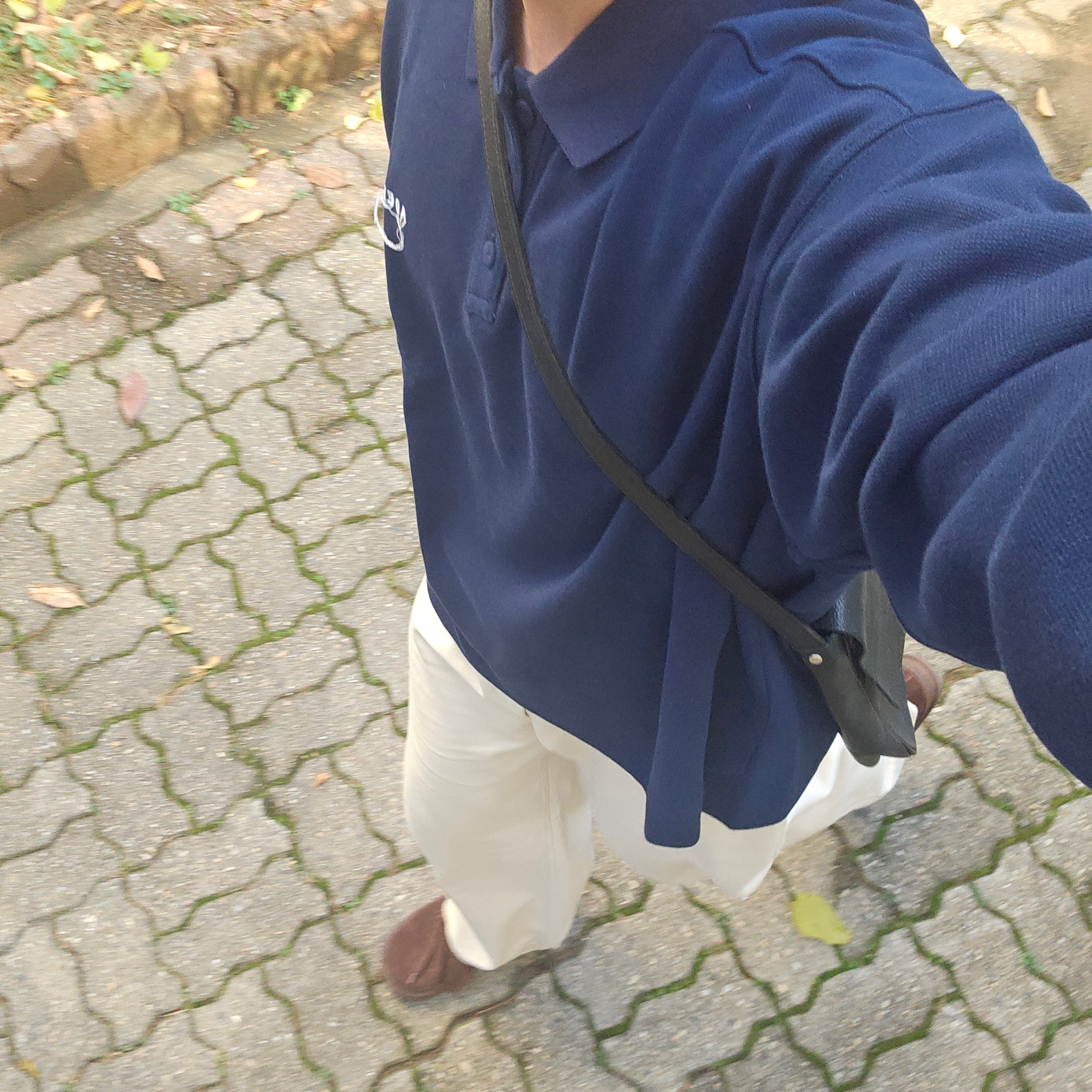 Mistake Project Como Brown, Ader Error Needle Logo Polo Shirt Navy 착용 스타일 - 1
