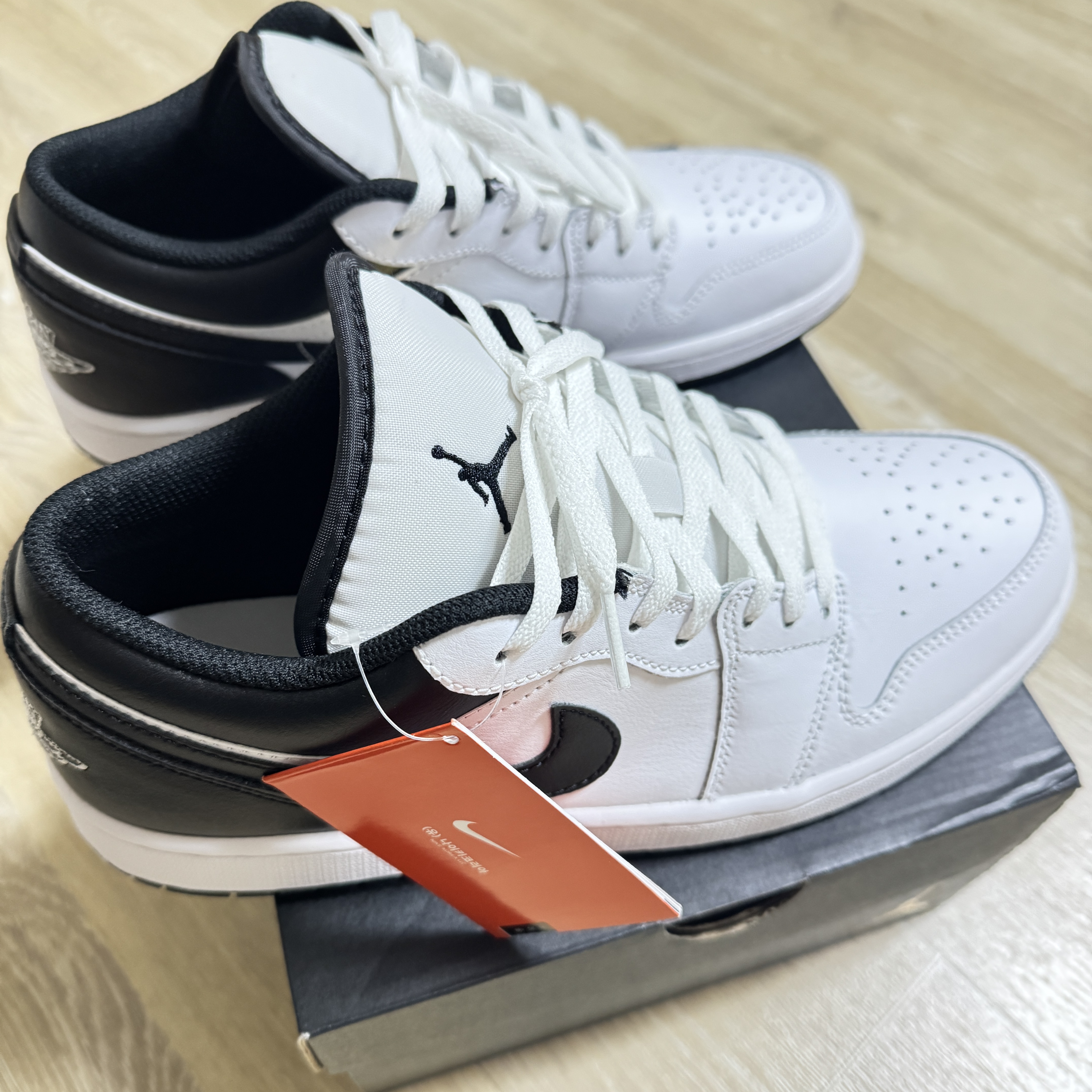 Jordan 1 Low White Black 착용 스타일 - 1