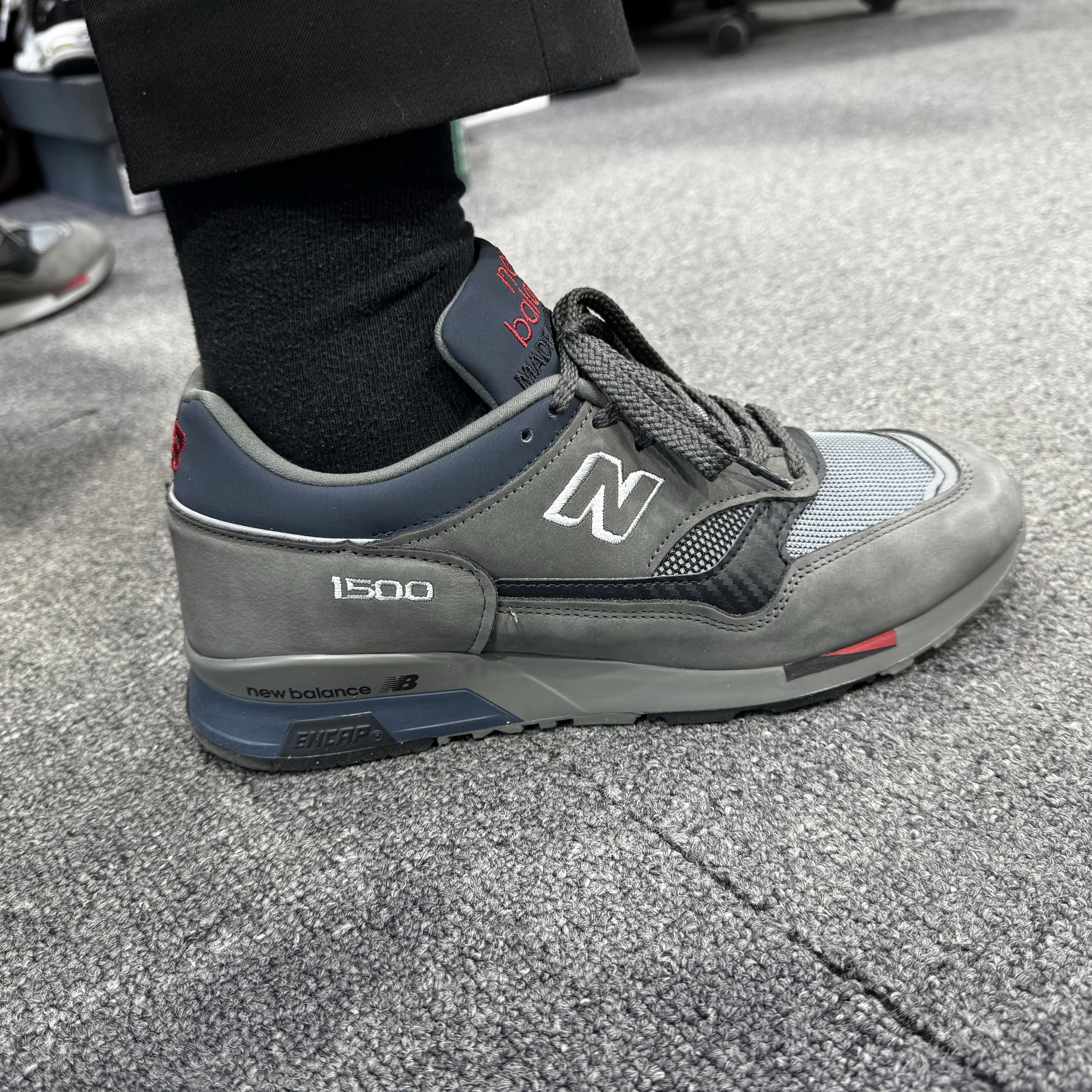 New Balance 1500 Made in UK Granite Gray Midnight Navy 착용 스타일 - 3