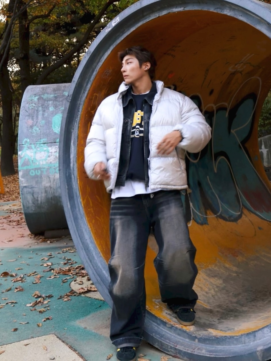 BLR Dusk Parachute Wide Denim Pants Blue 착용 스타일