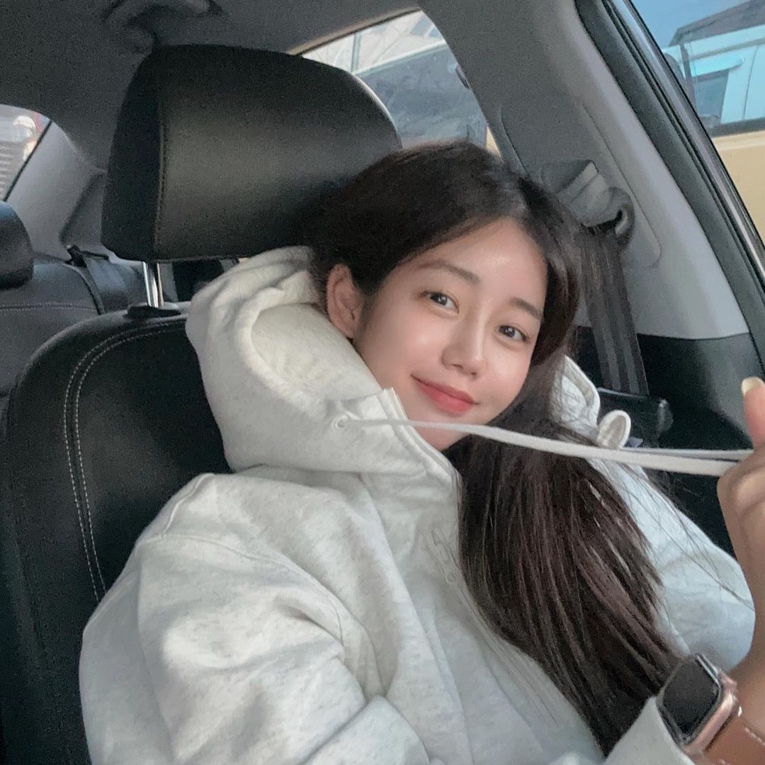 keek Pillowdy Hoody V2 Comfy fit Oatmeal 착용 스타일 - 1