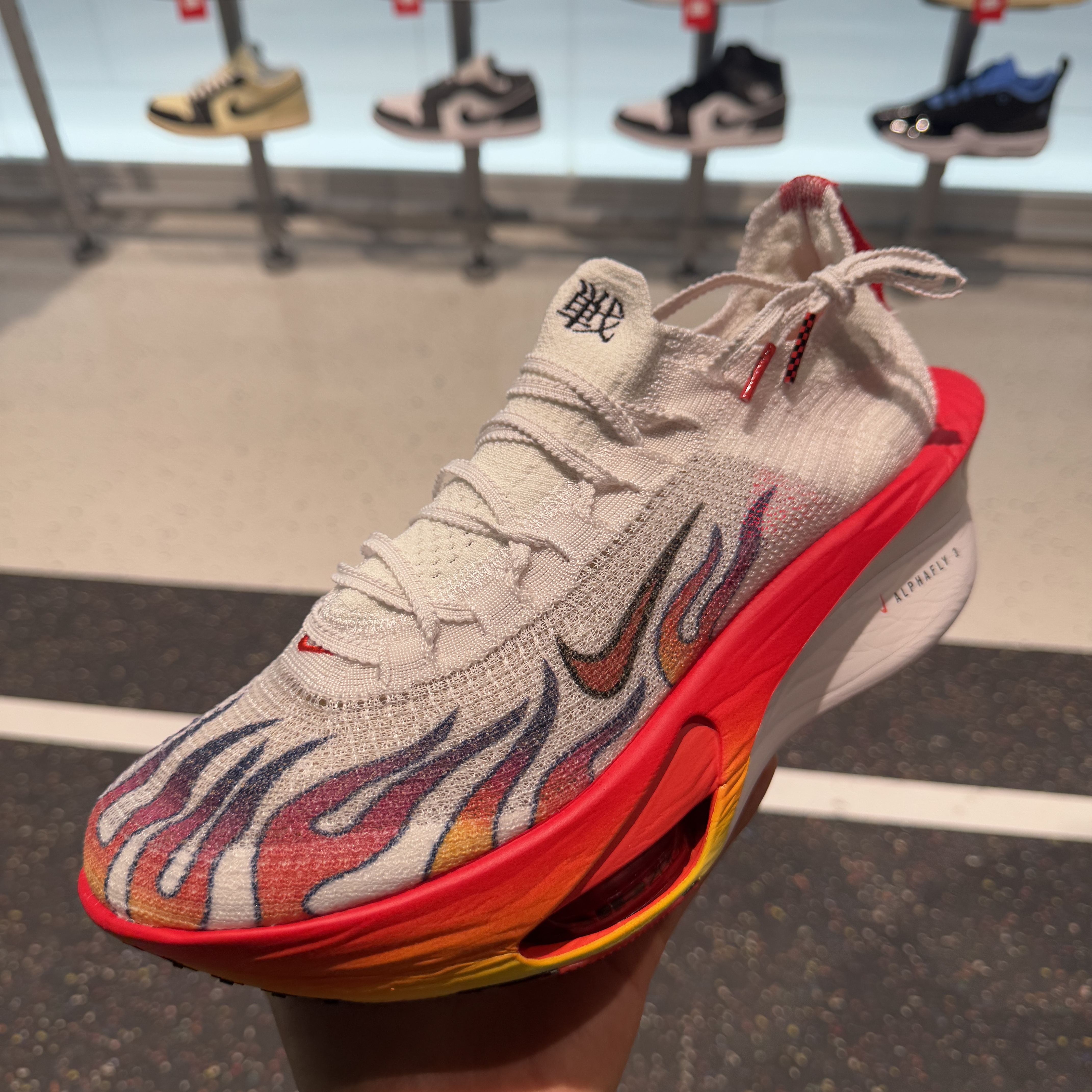 Nike Air Zoom Alphafly Next% 3 PRM White Habanero Red 착용 스타일 - 2
