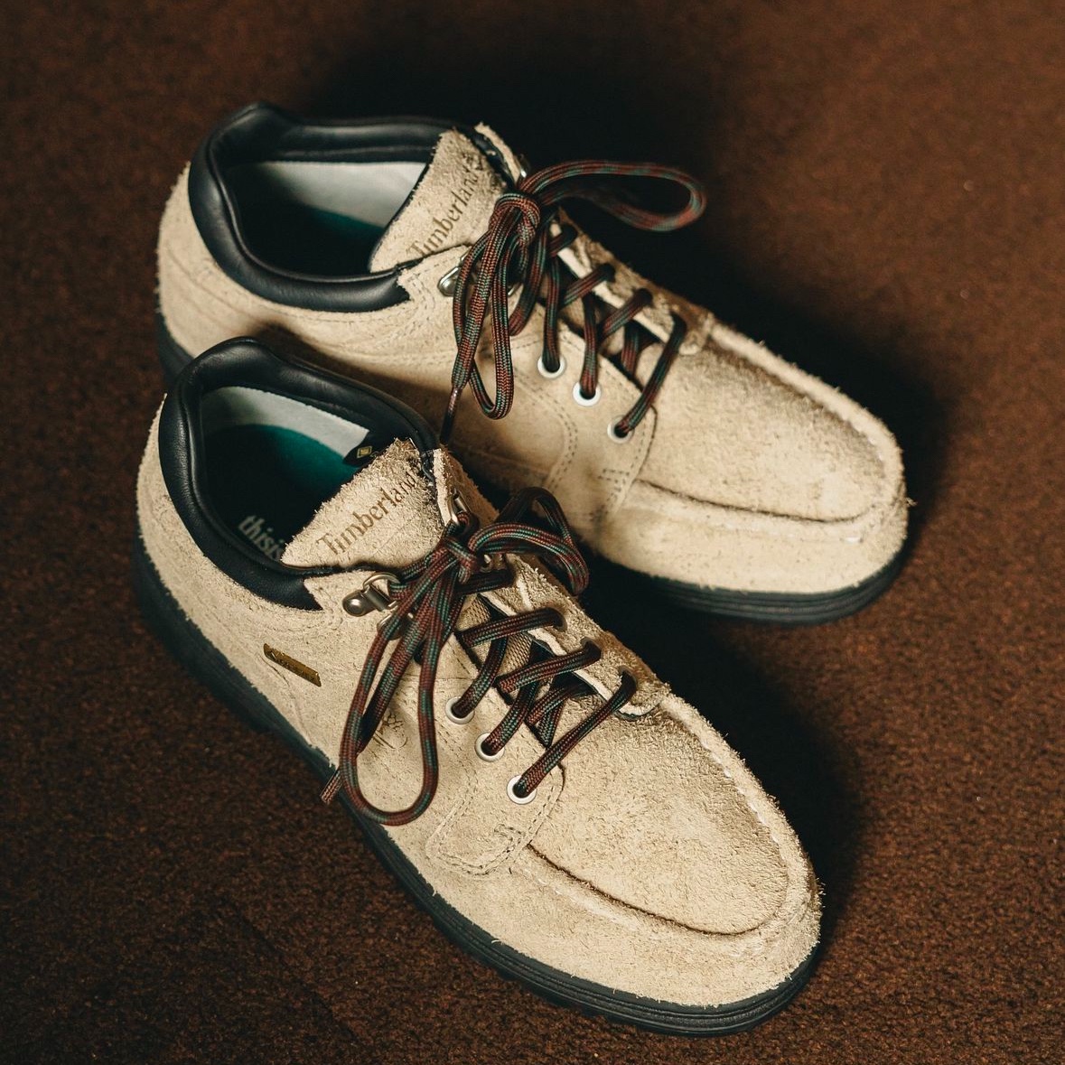 Timberland x Thisisneverthat Heritage Gore-Tex Moc Toe Mid Boots Desert - Wide 착용 스타일 - 1