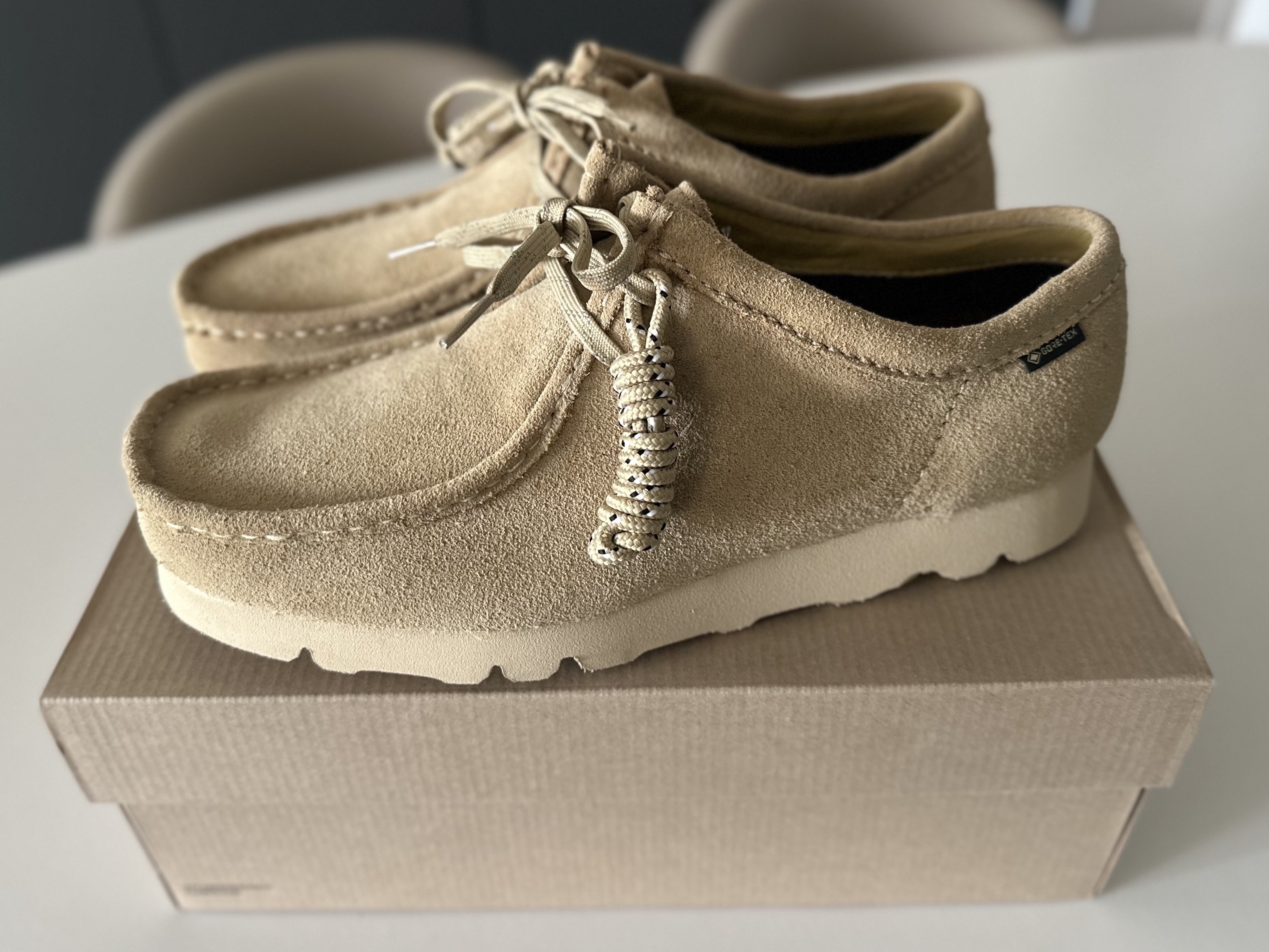 Clarks Wallabee Gore-Tex Maple Suede 착용 스타일 - 1