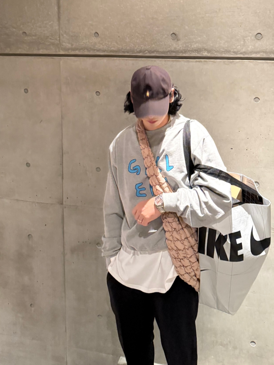 Typing Mistake Dusty Black 80-90’s Vntg Cap (Vintage Symbol Parody), COS Quilted Oversized Shoulder Bag Beige 착용 스타일