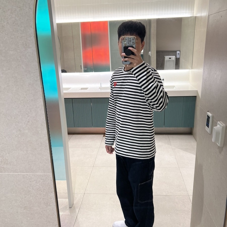 Play Comme des Garcons Striped LS T-Shirt Black White 착용 스타일 - 3