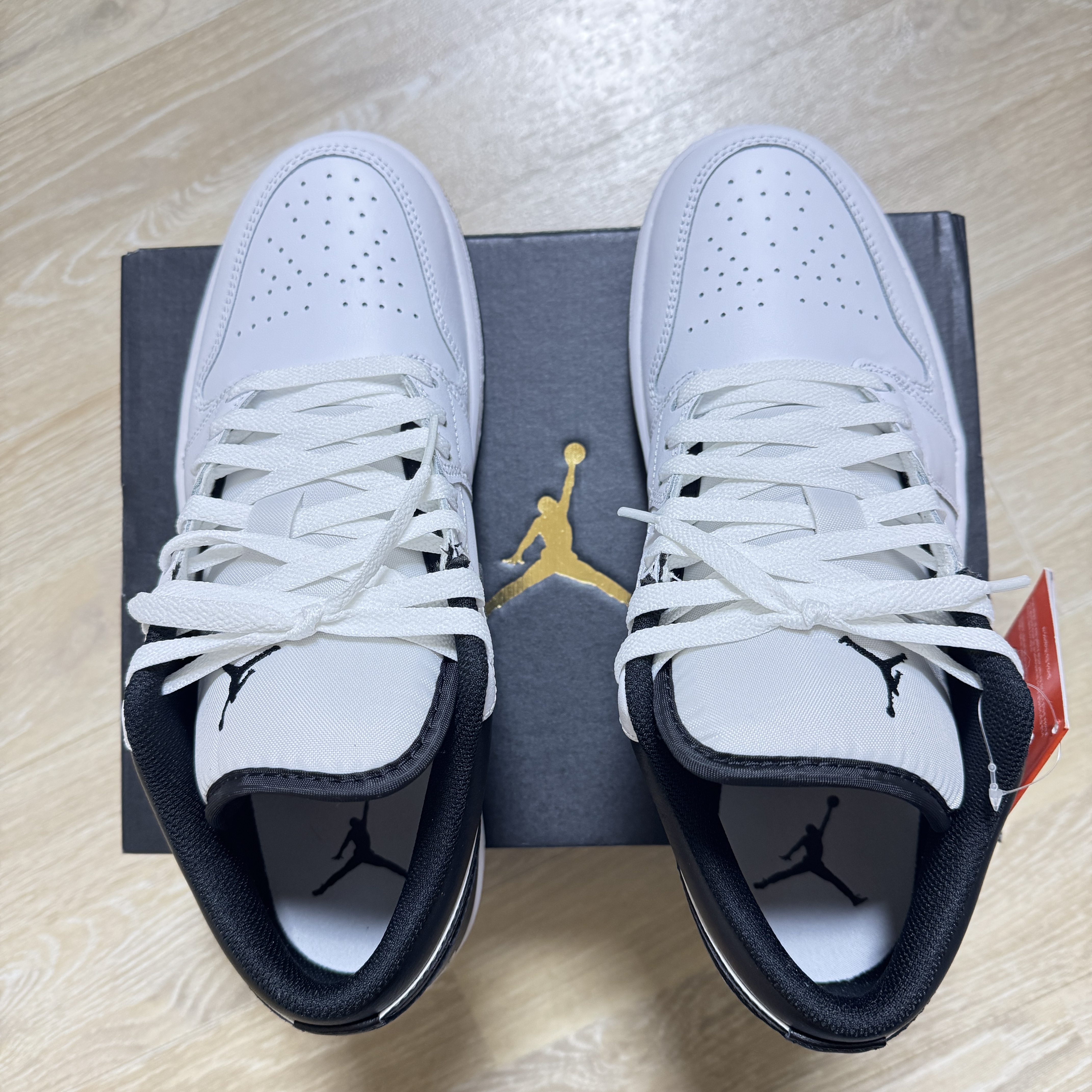 Jordan 1 Low White Black 착용 스타일 - 2