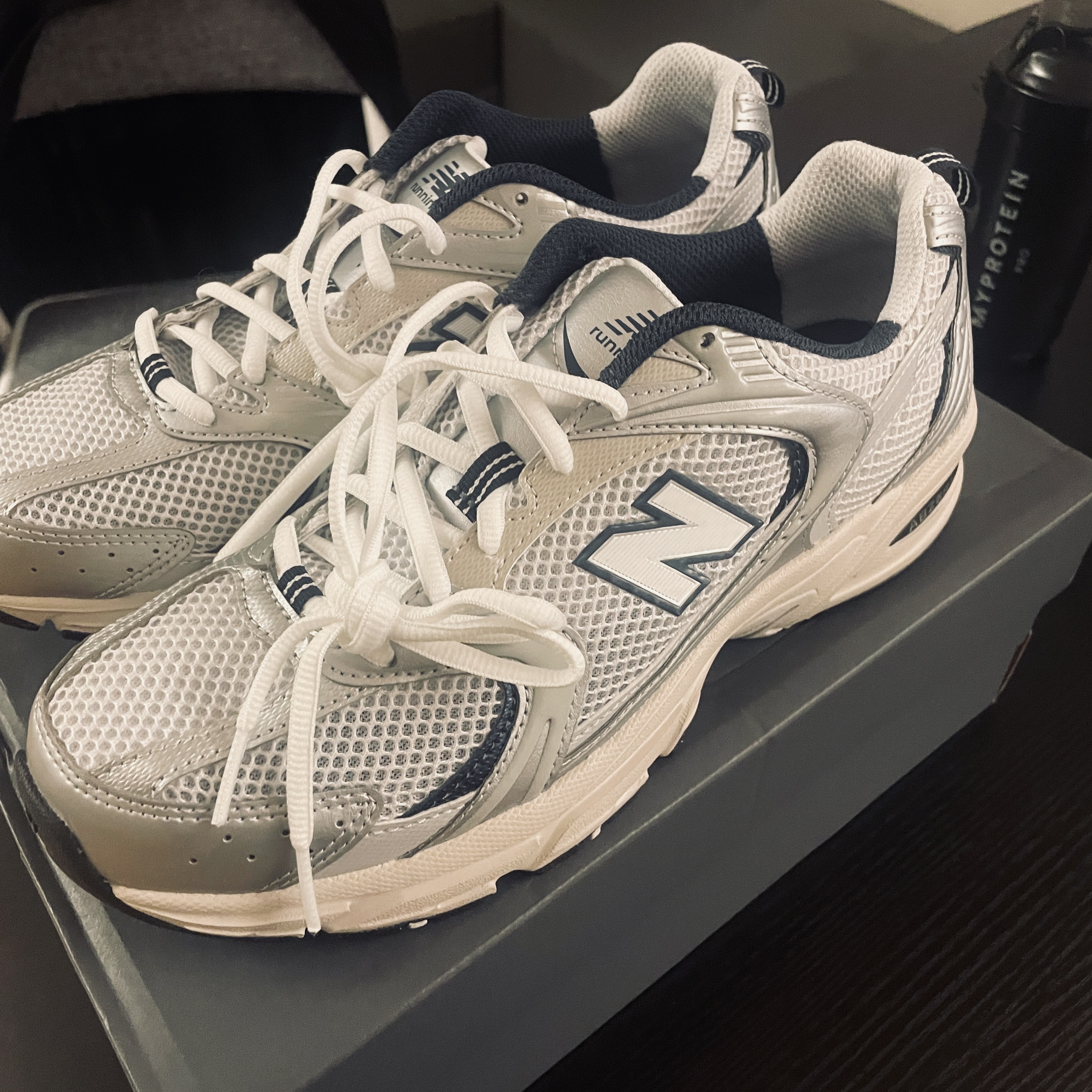 New Balance 530 Steel Grey 착용 스타일