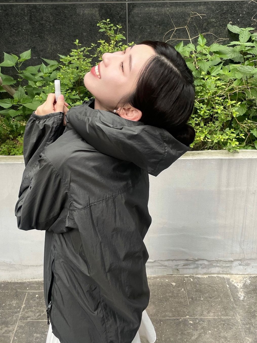 keek Pillowdy UV Light Windbreaker V2 BLACK 착용 스타일 - 3