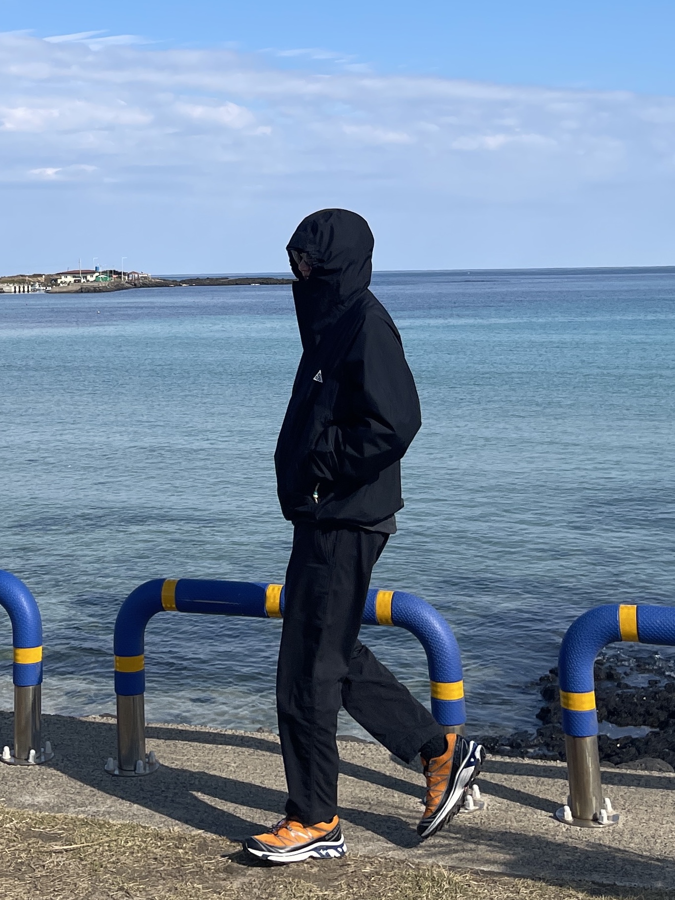 Nike ACG Storm-Fit ADV Cascade Rains Full Zip Jacket Black - Asia, Nike ACG UV Hiking Pants Black - Asia 착용 스타일 - 2