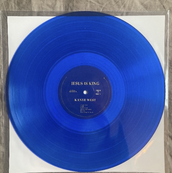 Kanye West Jesus Is King LP Blue 착용 스타일