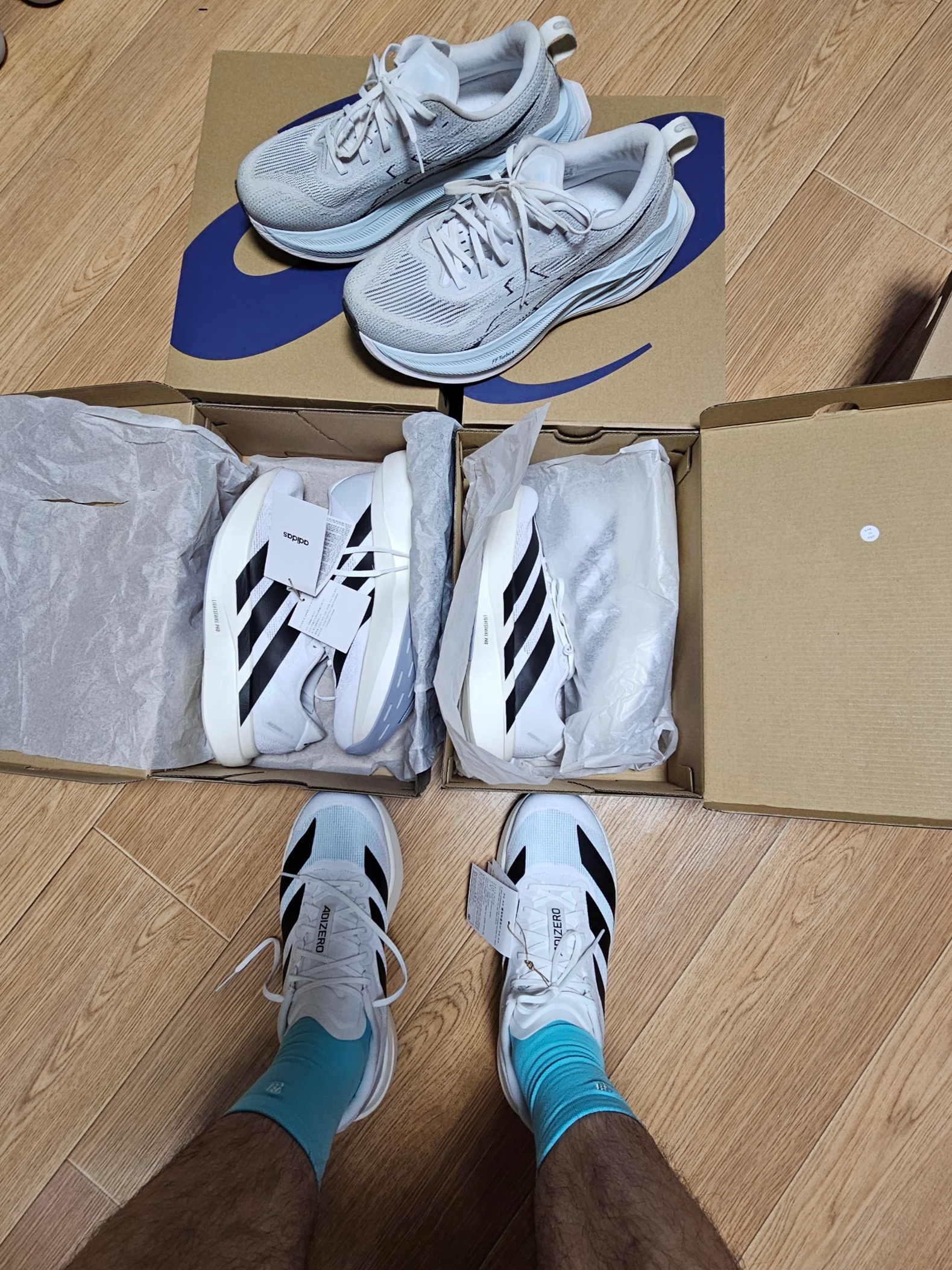 Adidas Adizero EVO SL Cloud White Core Black, (W) Adidas Adizero EVO SL Cloud White Core Black 착용 스타일 - 1