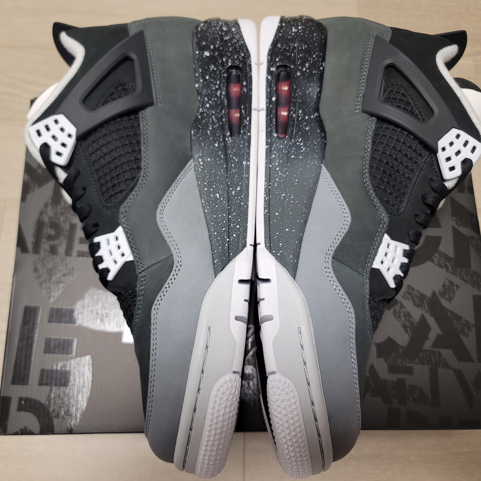 Jordan 4 Retro Fear 2024 착용 스타일 - 3