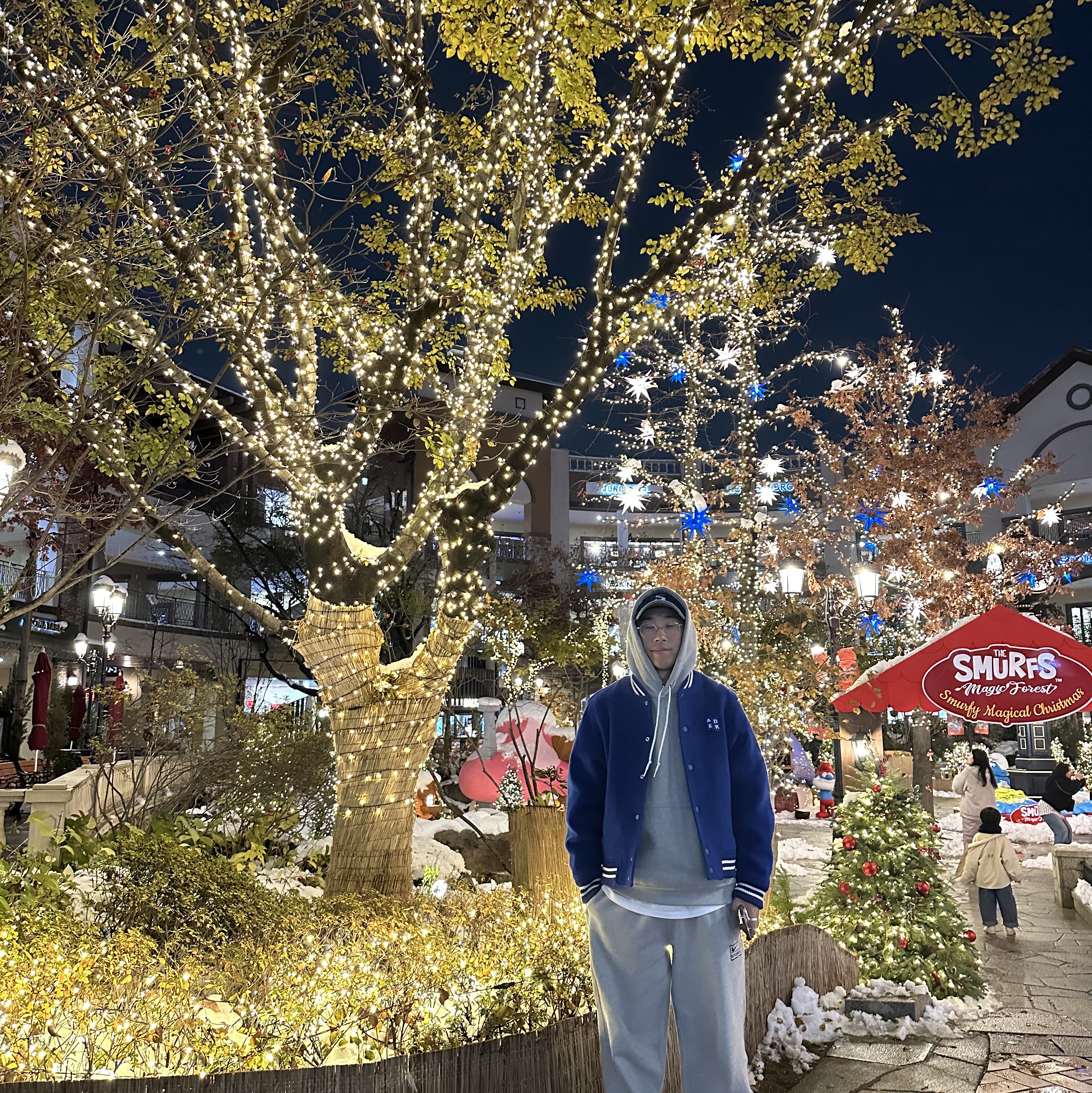 Supreme Pigment S Logo 6-Panel Denim - 24FW, Nike x Stussy NRG Fleece Pants Dark Grey Heather (DO9340-063) 착용 스타일 - 1