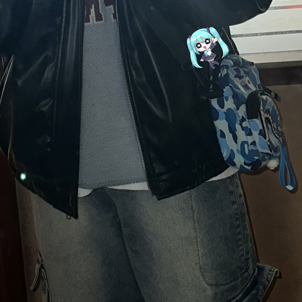 BAPE ABC Camo Shark Mini Bag Light Blue 착용 스타일