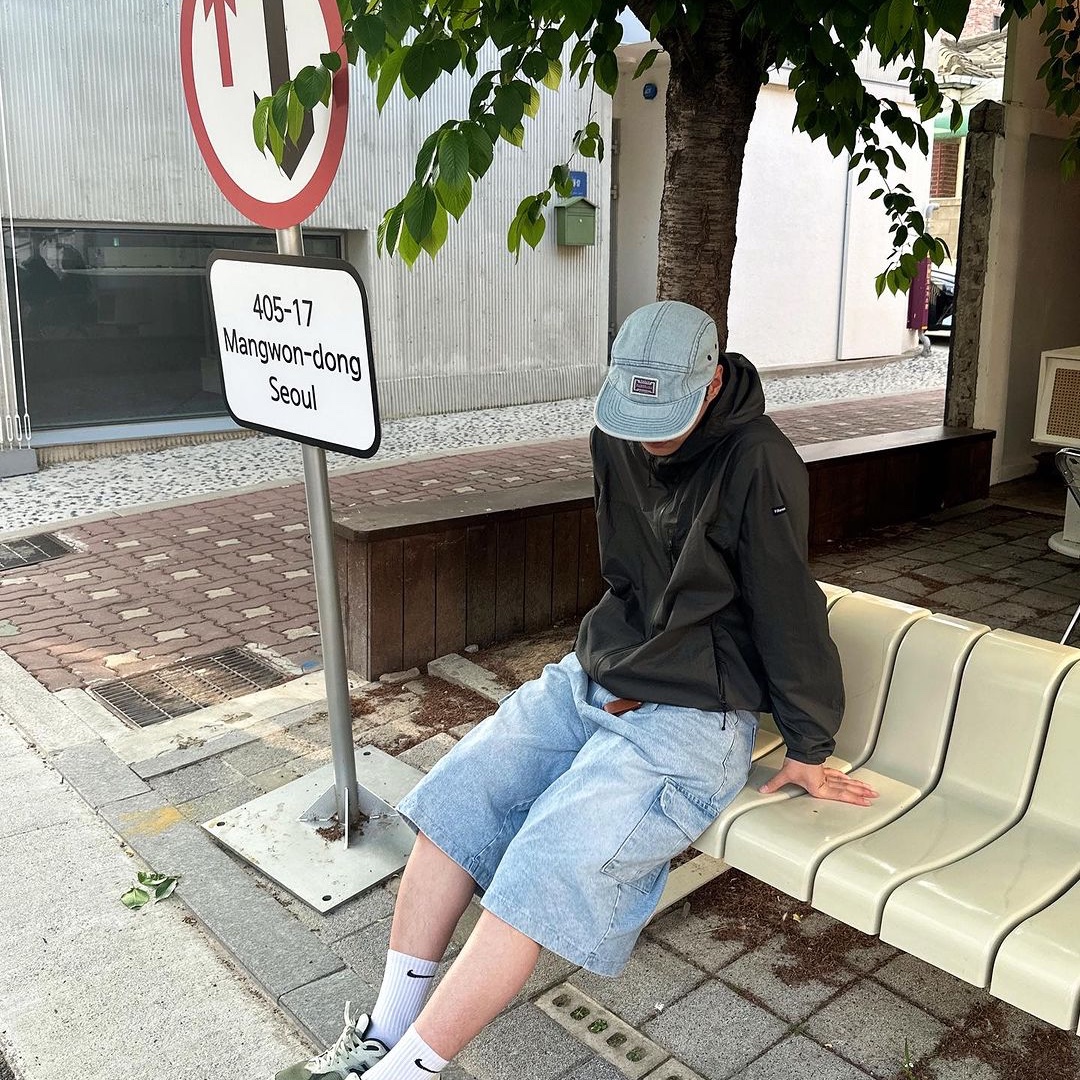 keek Pillowdy UV Light Windbreaker V2 Khaki 착용 스타일 - 2
