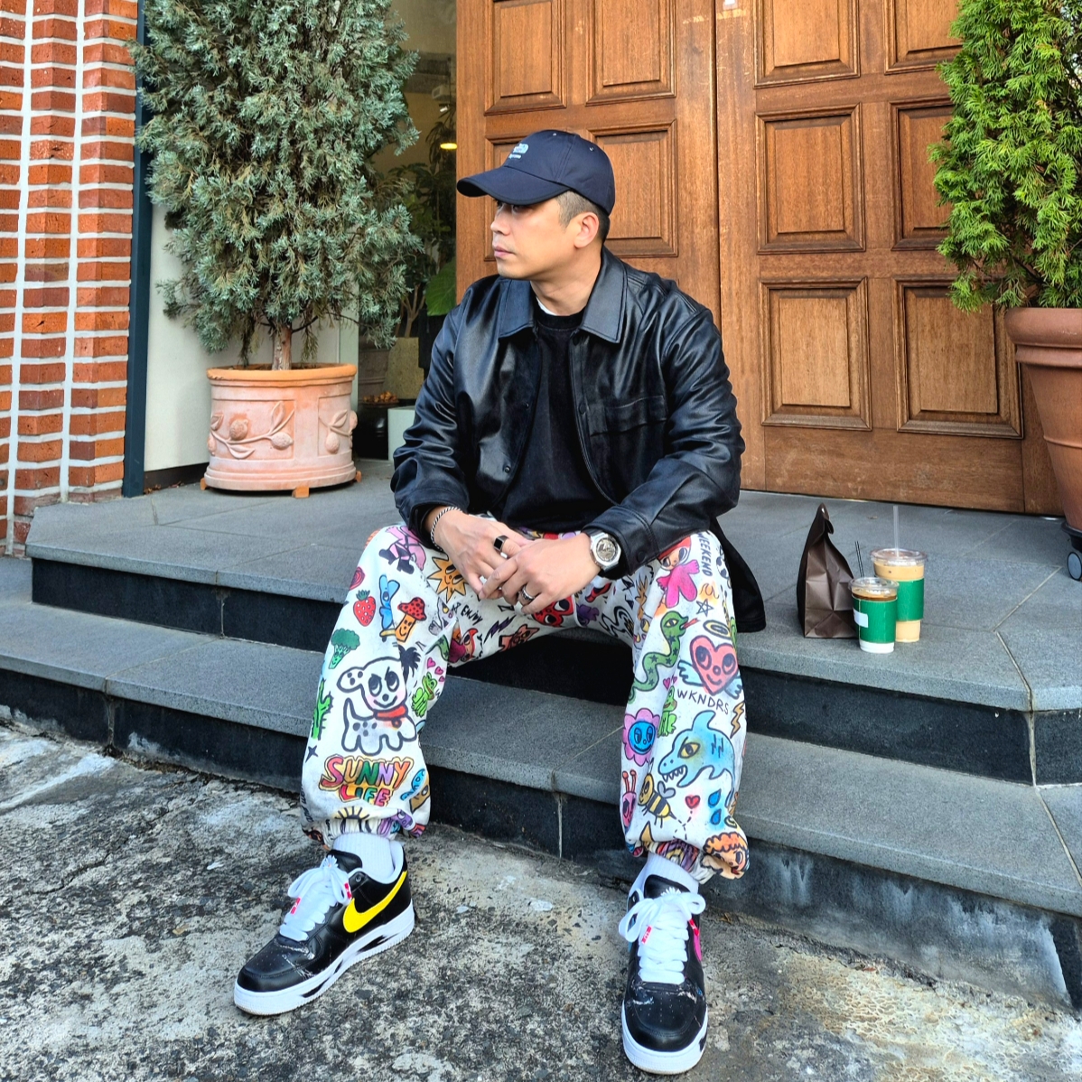 Nike x Peaceminusone Air Force 1 Low Para-Noise 3.0 Black and Multicolor, Casio G-Shock GM-2100-1A 착용 스타일 - 2
