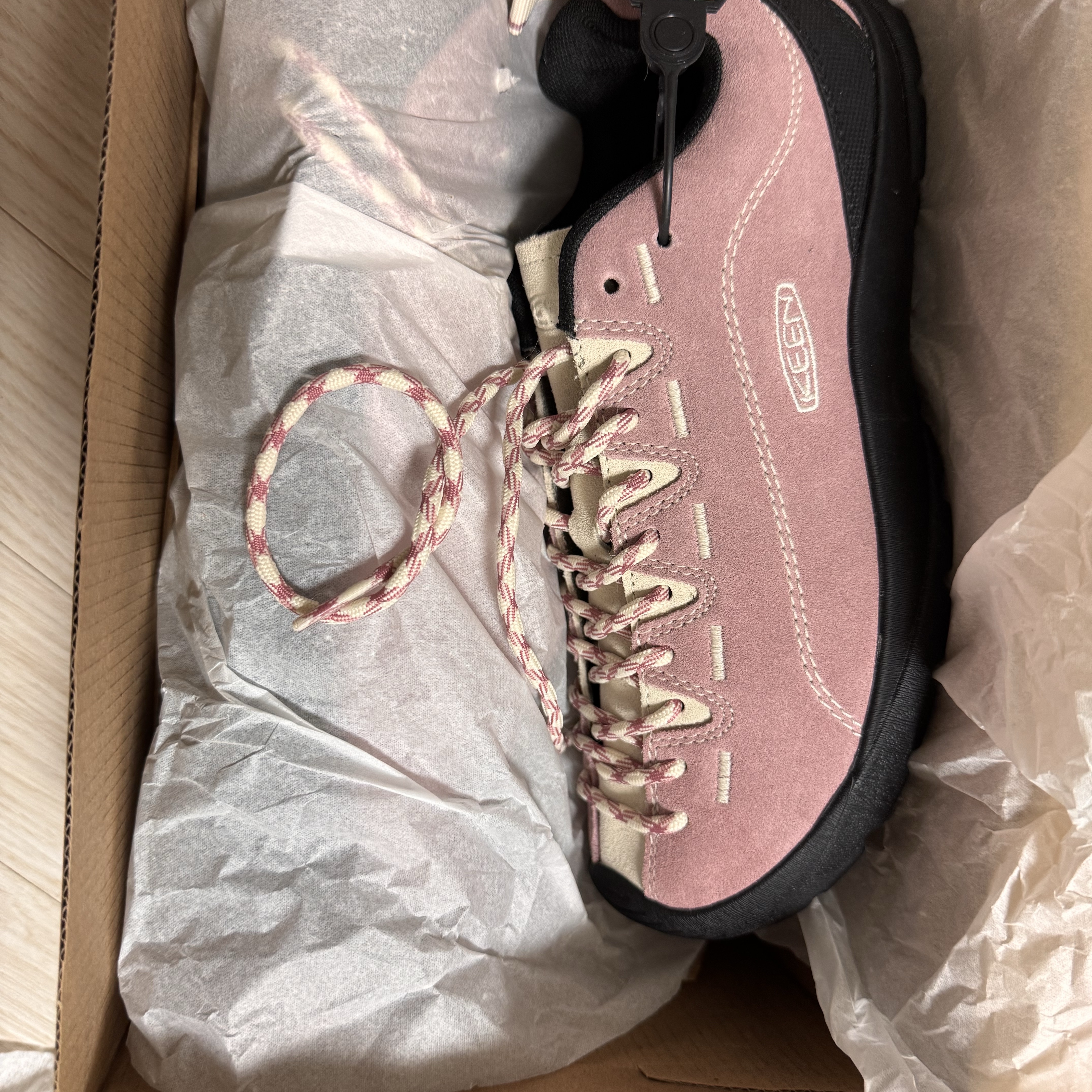 (W) Keen Jasper Suede Sneakers Nostalgia Rose Birch 착용 스타일
