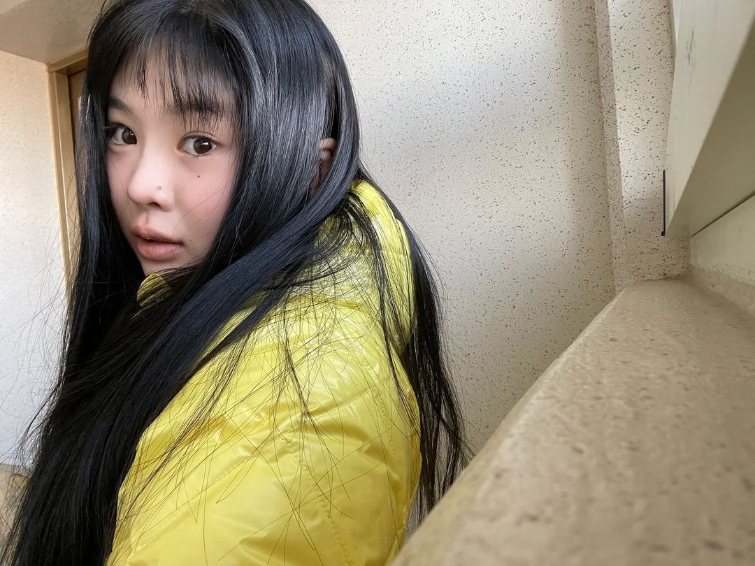 Safarispot 1/2 Reversible Two Color Light Down Jacket Gray Yellow, Safarispot 1/2 Reversible Two Color Light Down Jacket Turquoise Mint 착용 스타일
