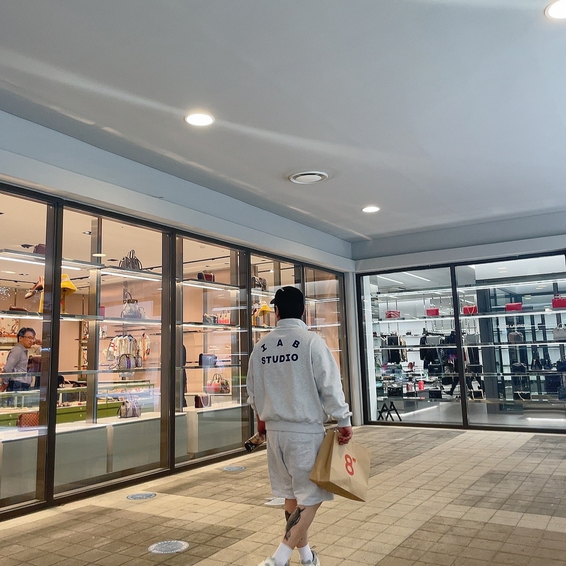 IAB Studio Half Zip Pullover Light Gray, Adidas Yeezy Boost 700 V2 Static 2022 착용 스타일