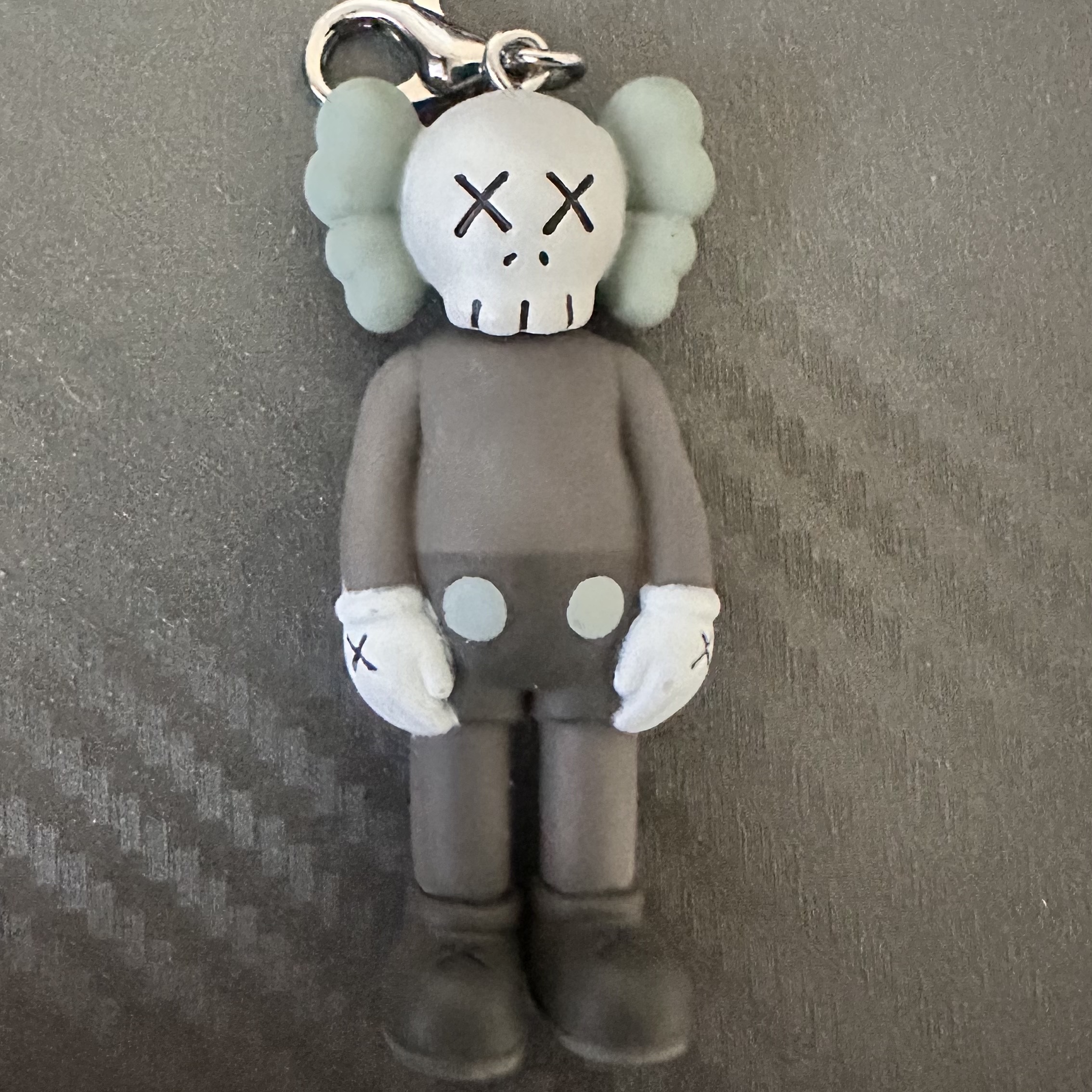 Kaws Tokyo First Companion Keychain Brown 착용 스타일