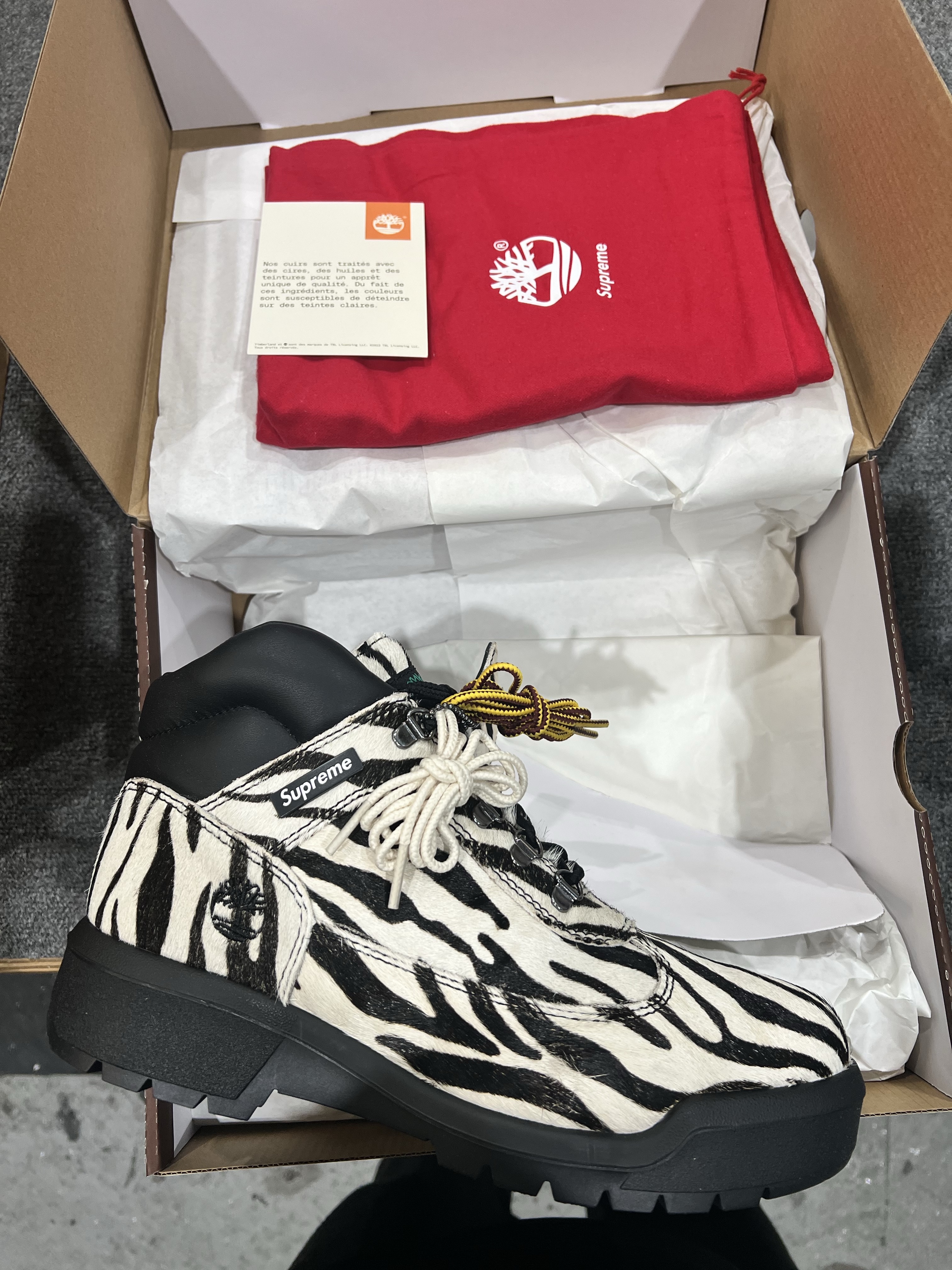 Timberland x Supreme Field Boot Zebra - 24FW - Medium 착용 스타일
