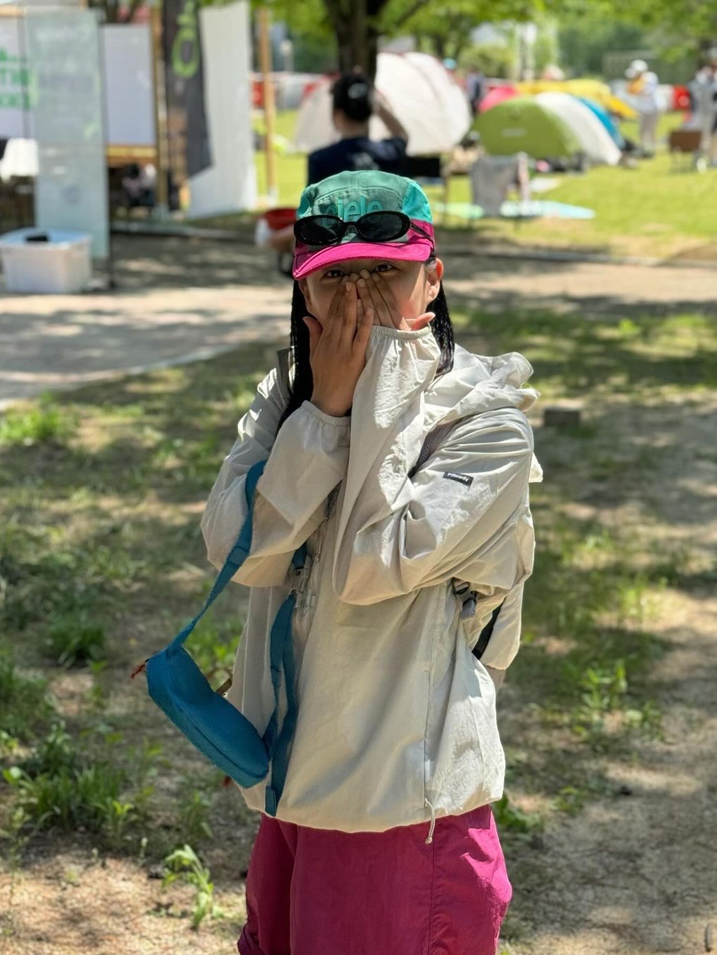 keek Pillowdy UV Light Windbreaker V2 L.Beige 착용 스타일 - 3