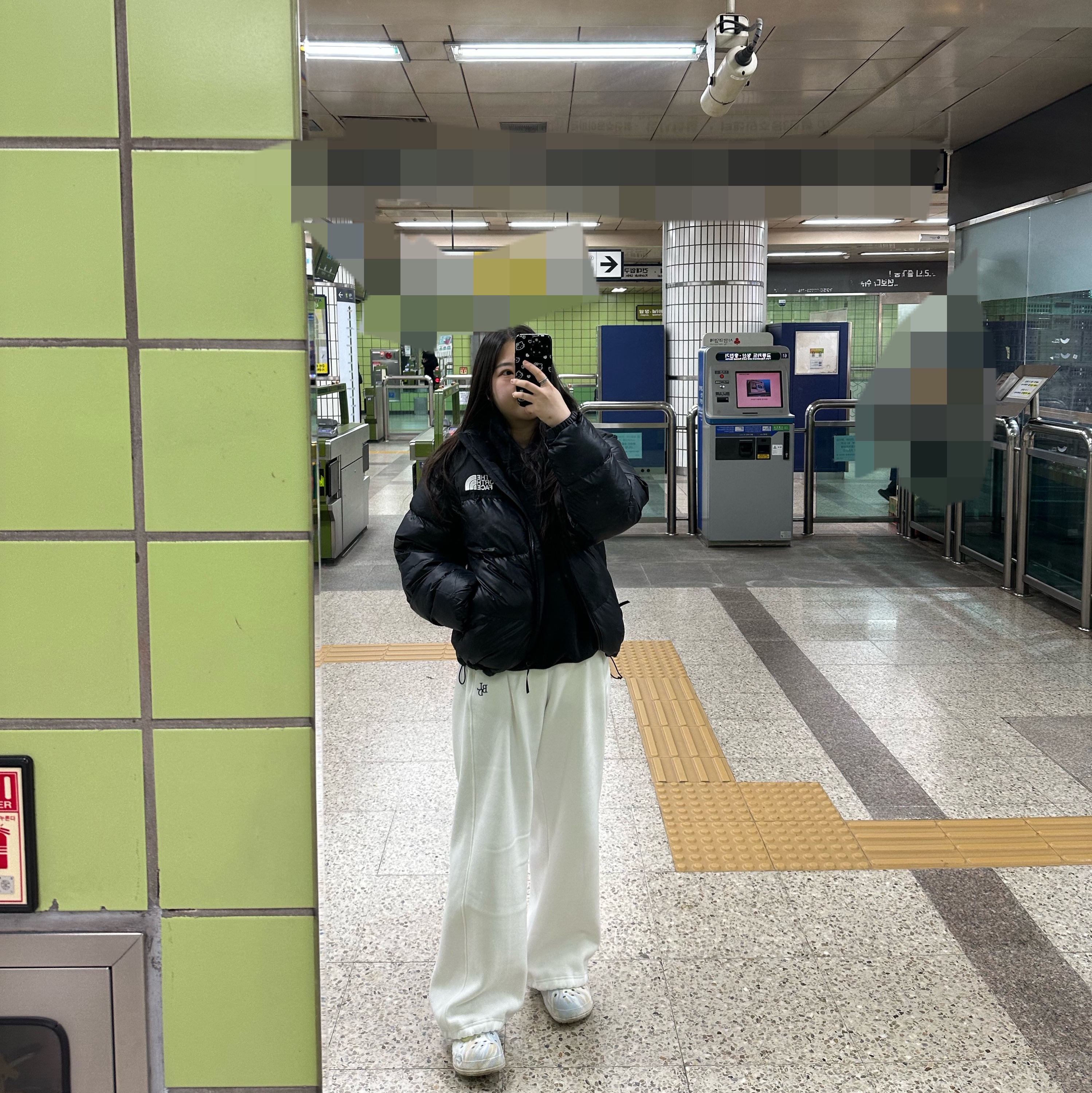 The North Face On Ball Jacket Black 착용 스타일