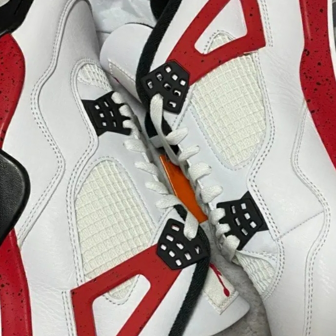 Jordan 4 Retro Red Cement 착용 스타일