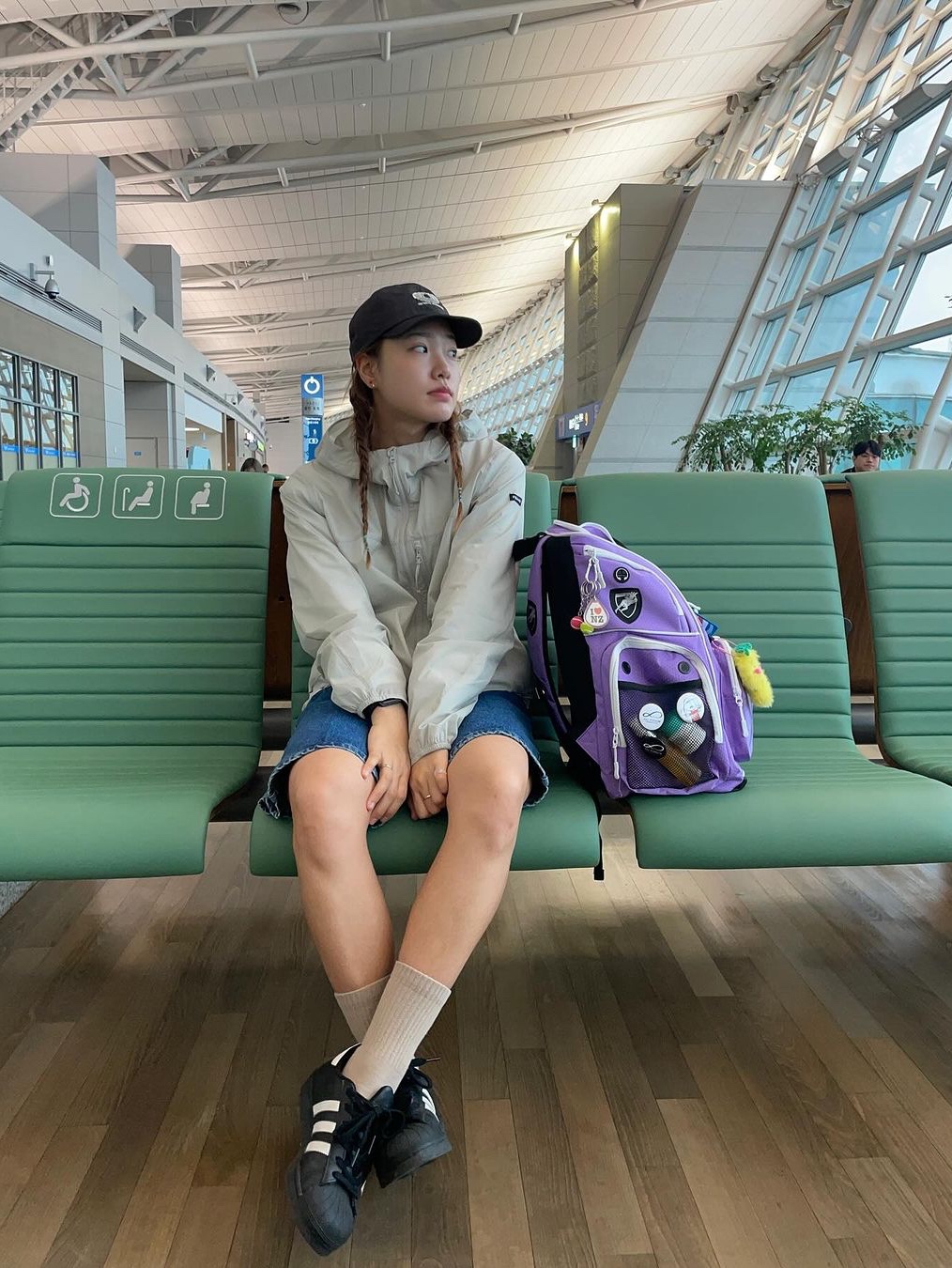 keek Pillowdy UV Light Windbreaker V2 L.Beige 착용 스타일 - 2